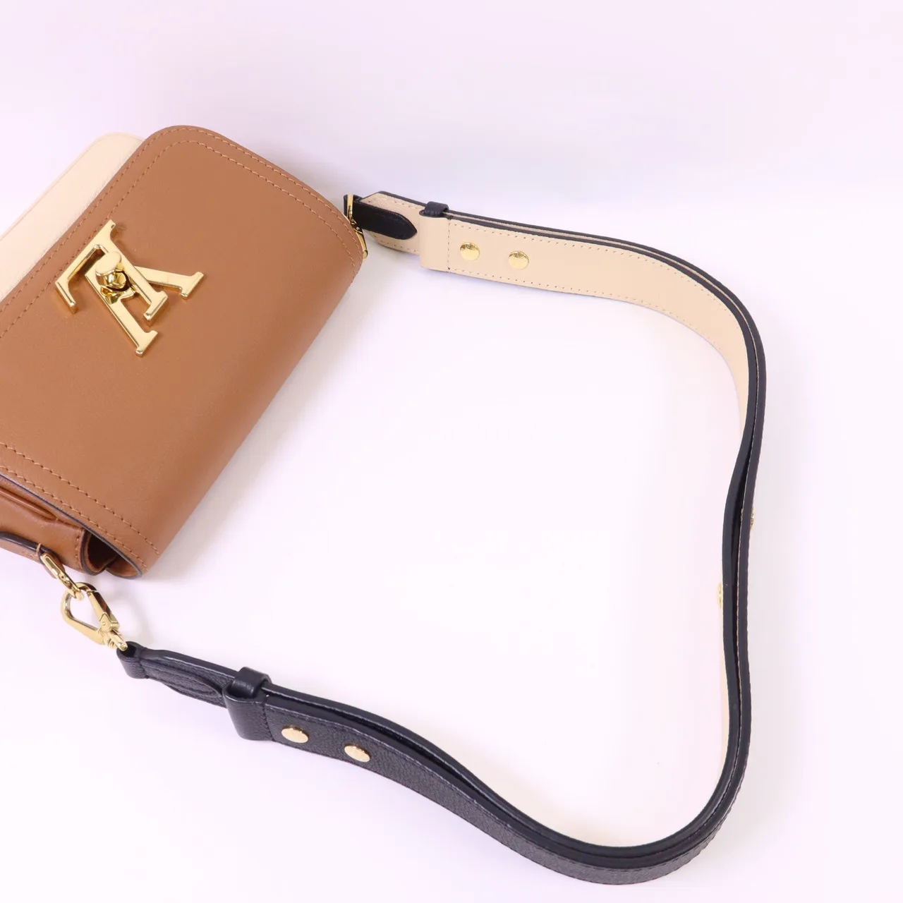 LOUIS VUITTON Lock Me M59491 Shoulder Bag Calfskin 白色 / 棕色 / Tan/Beige Calfskin Rank A - Thumbnail 5