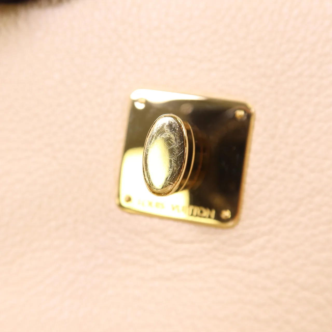 LOUIS VUITTON Lock Me M59491 Shoulder Bag Calfskin 白色 / 棕色 / Tan/Beige Calfskin Rank A - Thumbnail 9