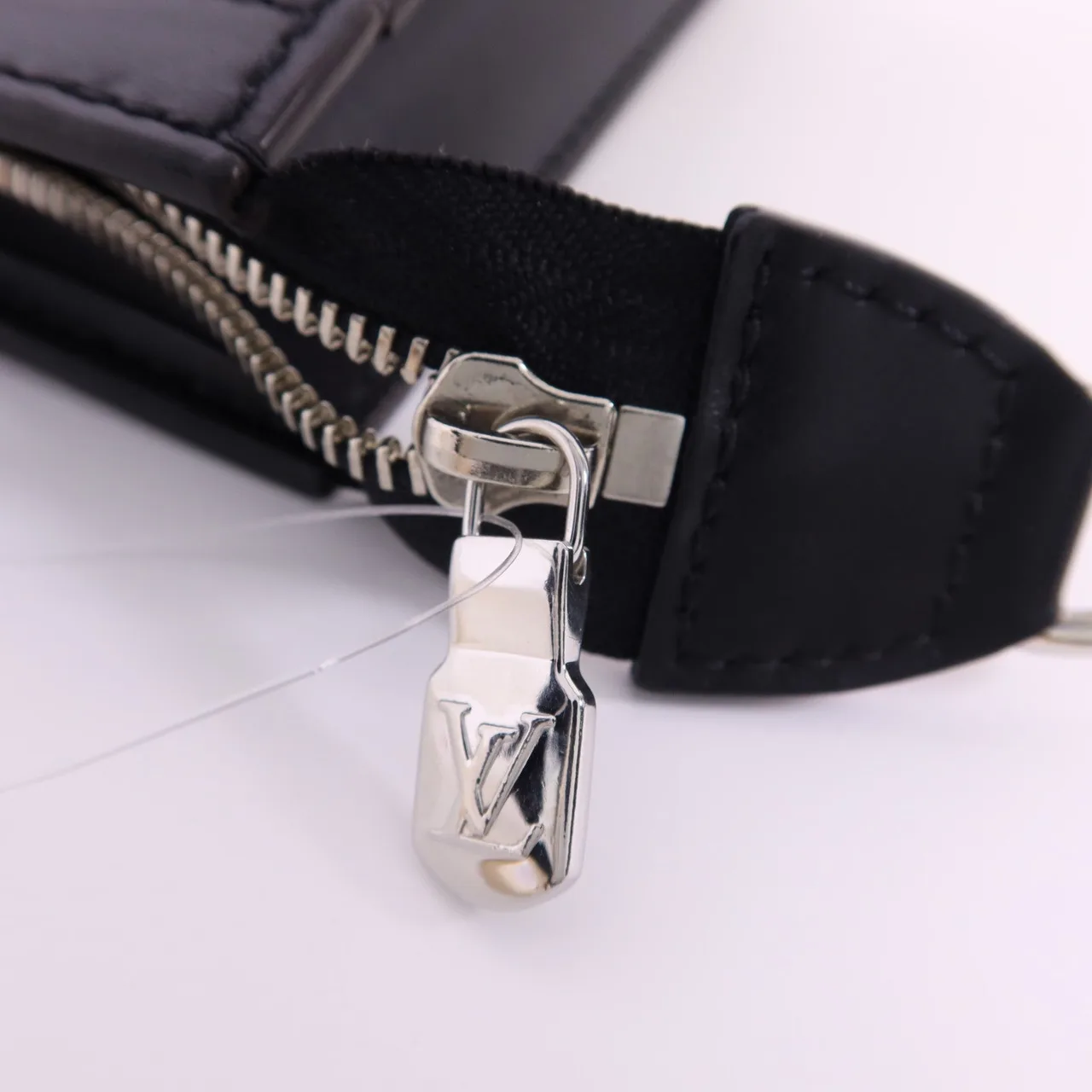 LOUIS VUITTON Gaston M14036 Shoulder Bag Coated Canvas 棕色 / 黑色 Coated Canvas Rank A - Thumbnail 10