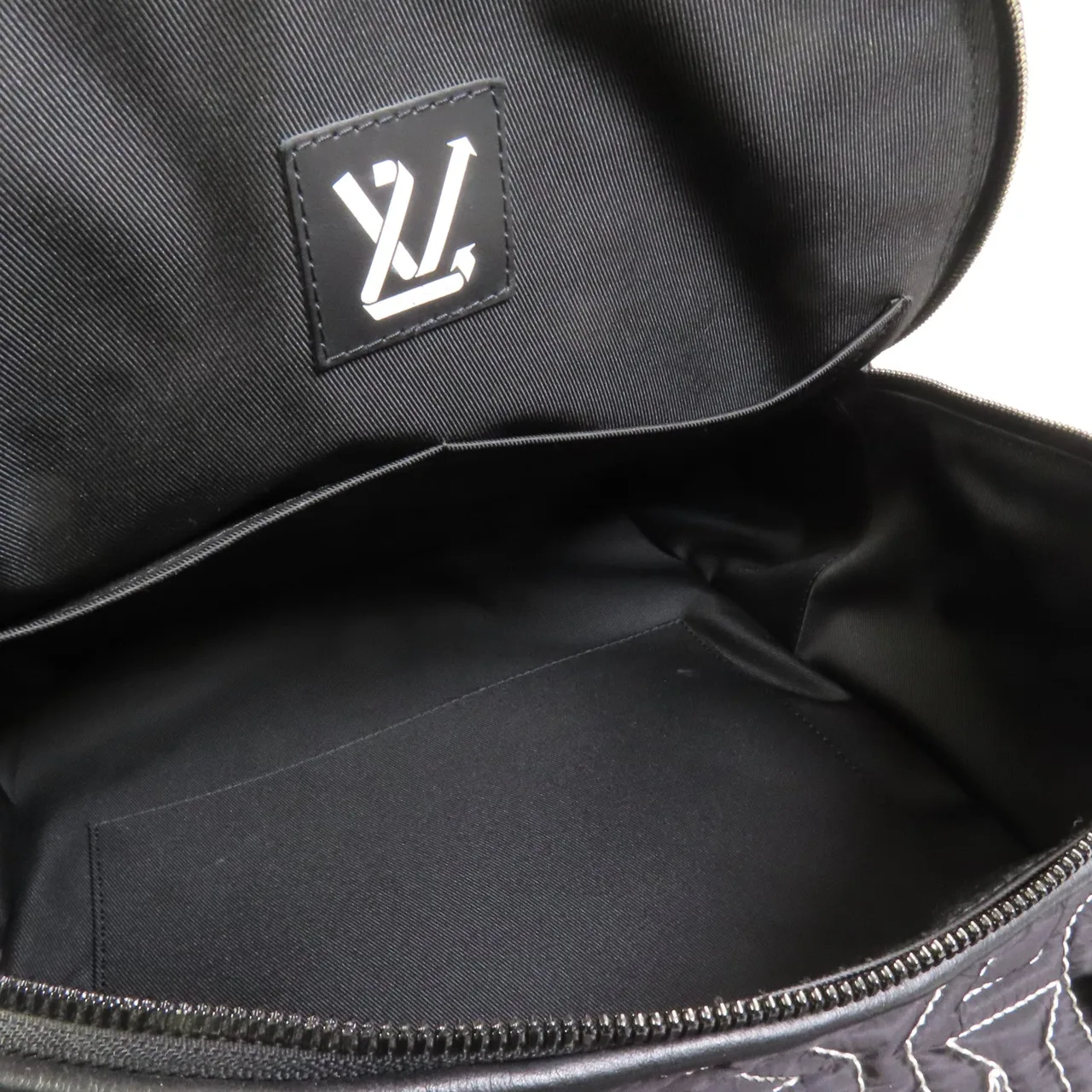 LOUIS VUITTON M21426 背包 尼龍 黑色 / 白色 / Black 尼龍 中古品B - 縮圖 6