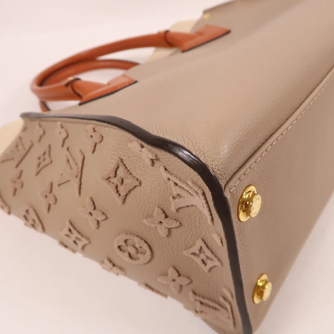 LOUIS VUITTON On My Side M53825 手提包 牛皮 米色 牛皮 中古品B - 縮圖 7