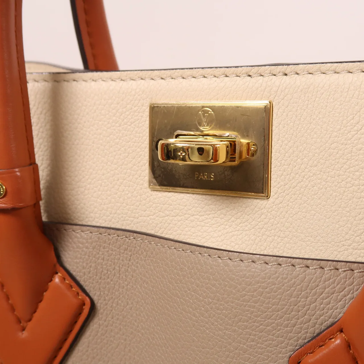 LOUIS VUITTON On My Side M53825 手提包 牛皮 米色 牛皮 中古品B - 縮圖 10