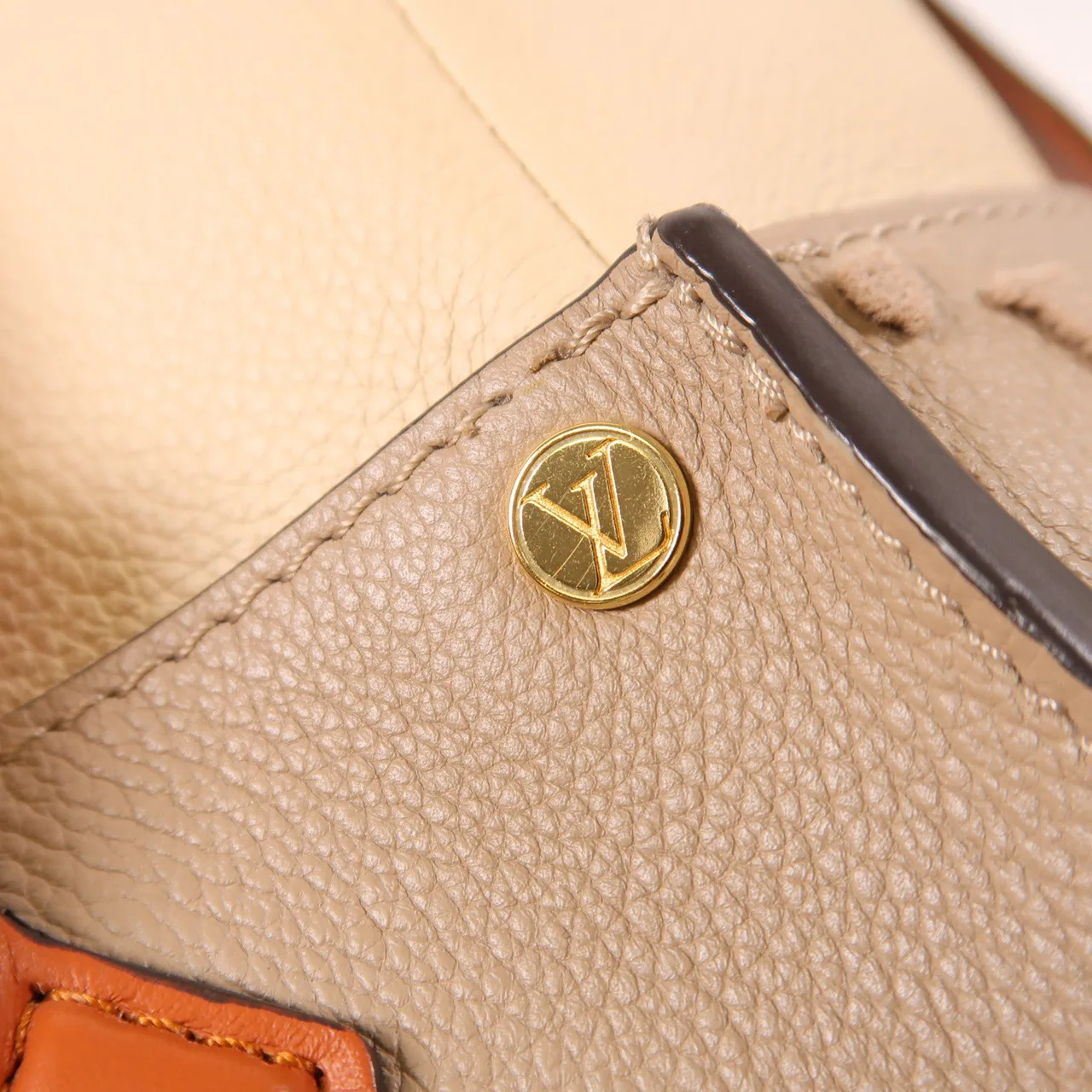 LOUIS VUITTON On My Side M53825 手提包 牛皮 米色 牛皮 中古品B - 縮圖 16