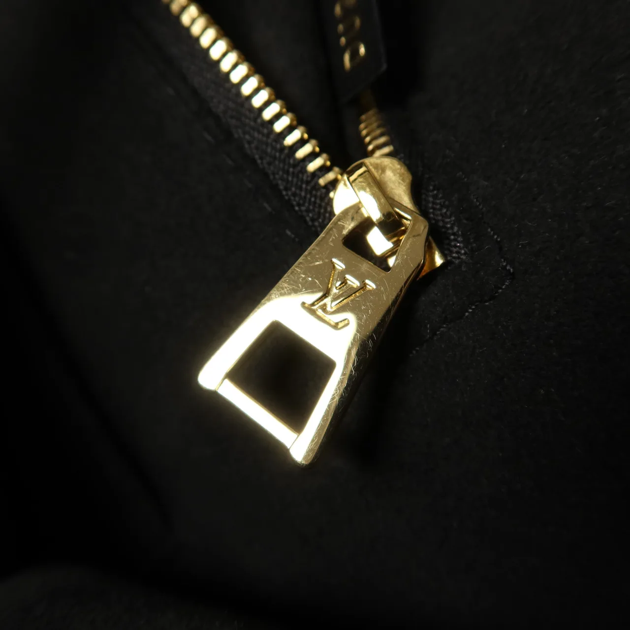 LOUIS VUITTON OnTheGo M45373 兩用包 牛皮 黑色 / Black 牛皮 中古品B - 縮圖 11