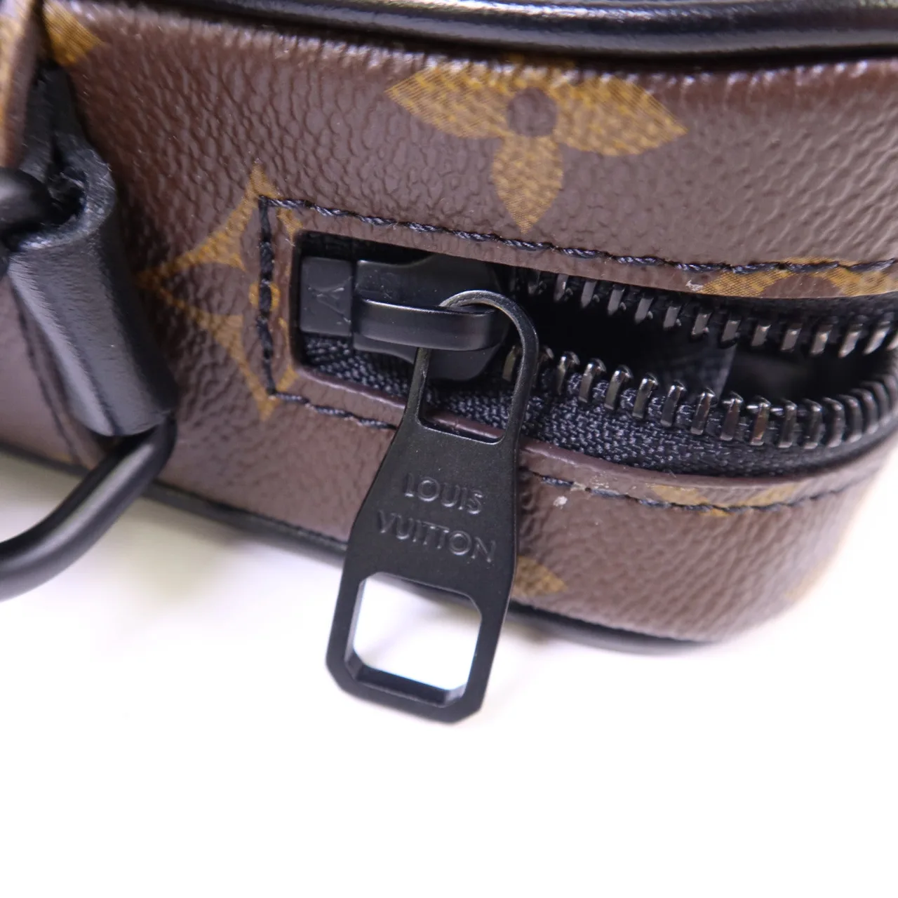 LOUIS VUITTON Christopher M69404 肩背包 塗層帆布 棕色 / 黑色 / Brown 塗層帆布 中古品A - 縮圖 9