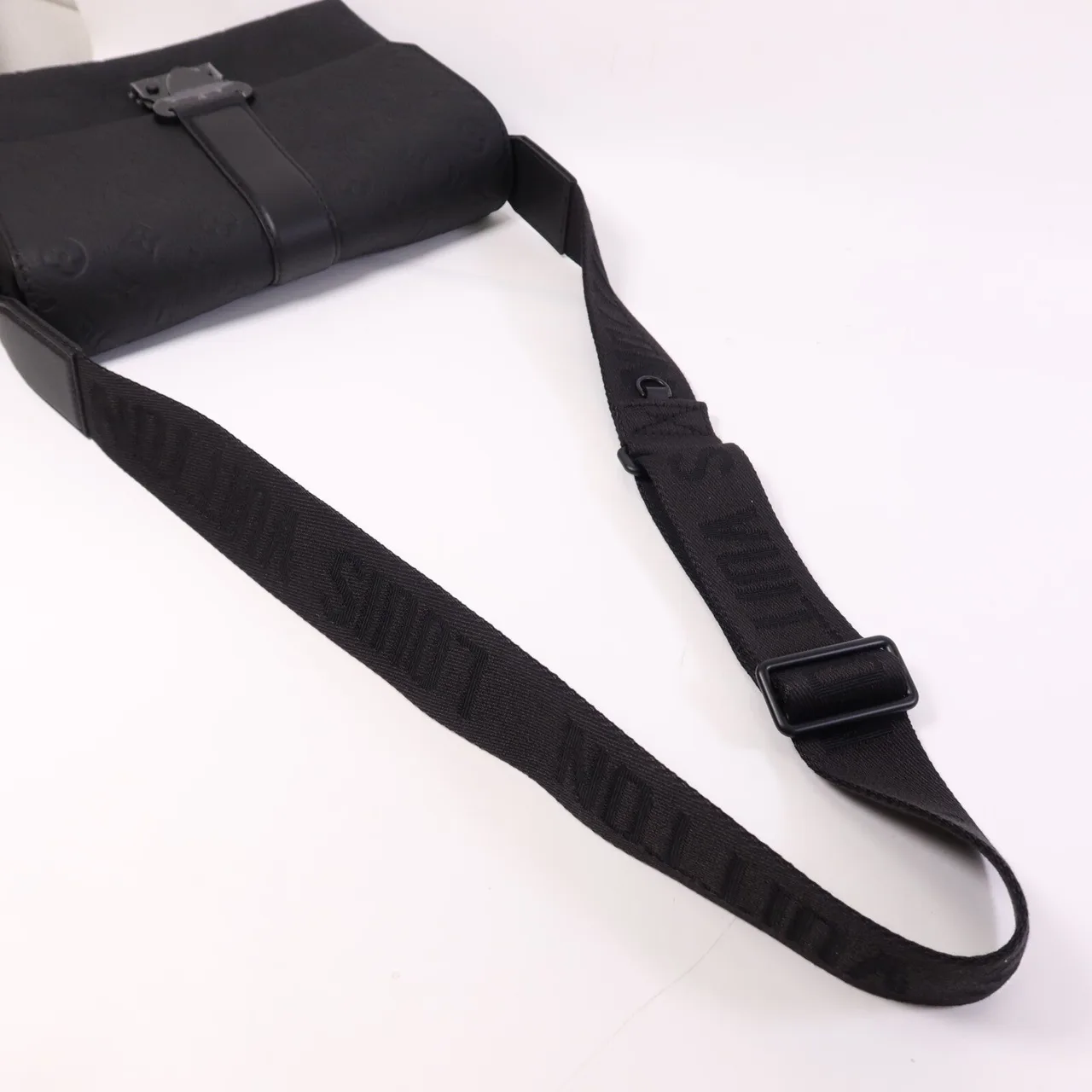 LOUIS VUITTON M23741 Shoulder Bag Calfskin 黑色 / Black Calfskin Rank A - Thumbnail 9