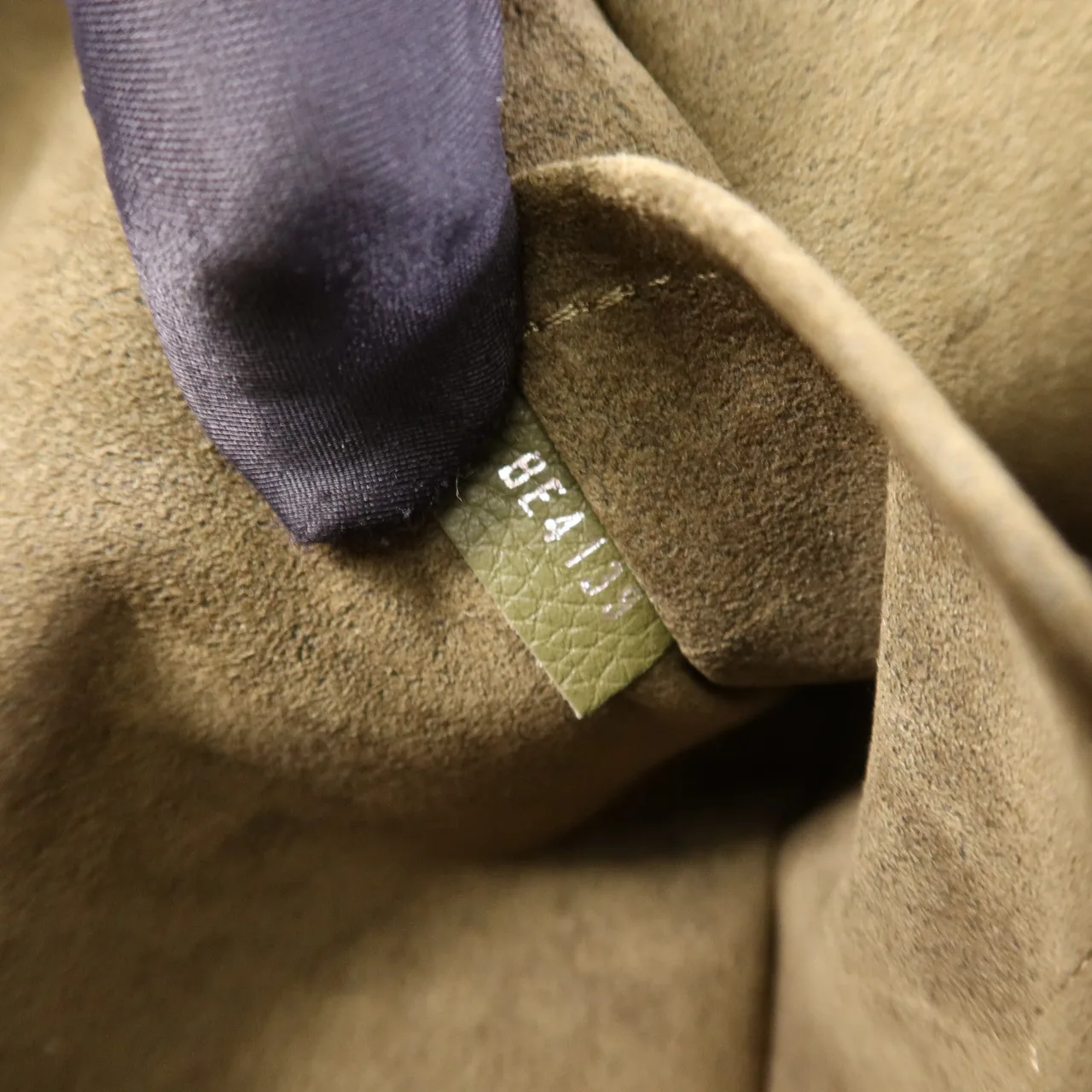 LOUIS VUITTON Lock Me M55522 Shoulder Bag Calfskin 綠色 Calfskin Rank A - Thumbnail 14