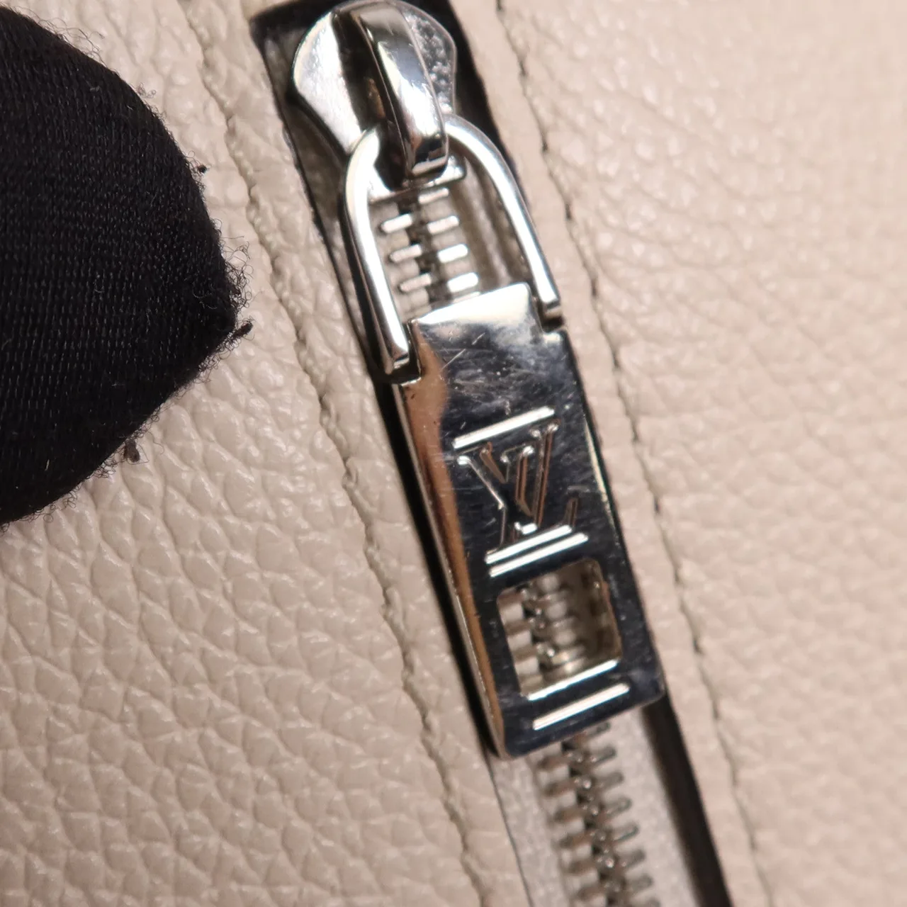 LOUIS VUITTON Lock Me M52777 肩背包 牛皮 粉色 / 紫色 / Beige/Brown 牛皮 中古品B - 縮圖 8