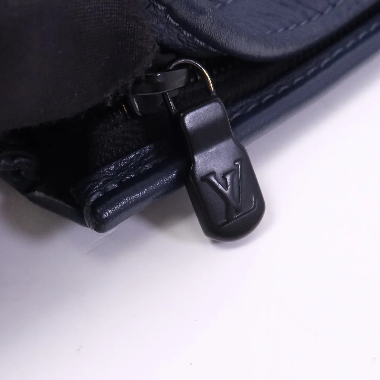 LOUIS VUITTON Gaston M83384 Shoulder Bag Calfskin 藍色 / Blue Calfskin Rank A - Thumbnail 7