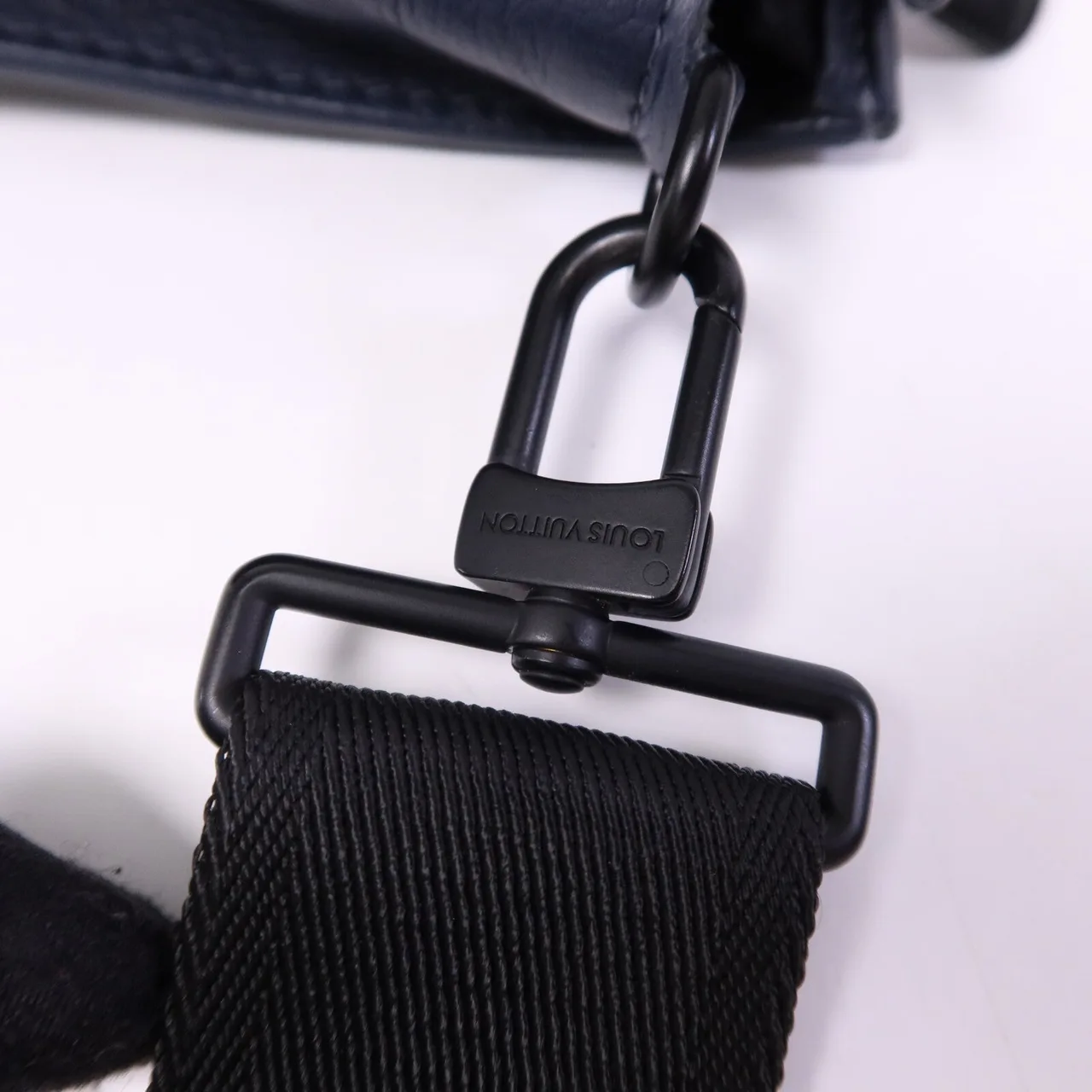 LOUIS VUITTON Gaston M83384 Shoulder Bag Calfskin 藍色 / Blue Calfskin Rank A - Thumbnail 14