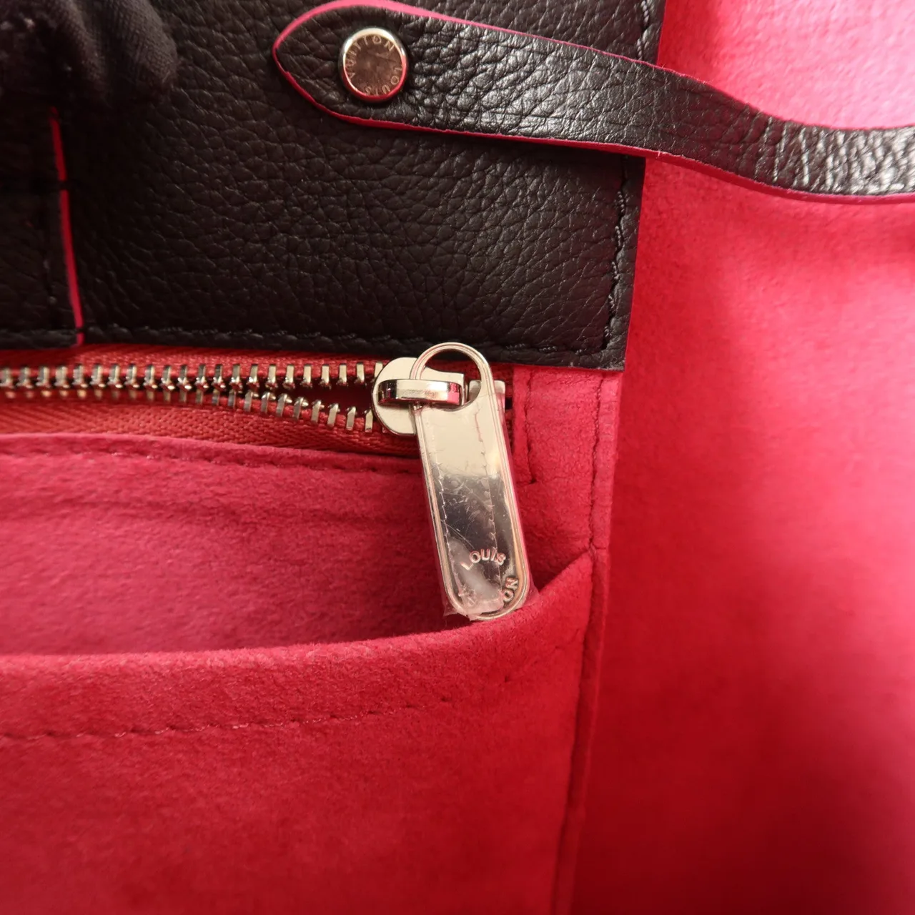 LOUIS VUITTON Lock Me M54677 Shoulder Bag Calfskin 黑色 / 粉色 / Black/Pink Calfskin Rank A - Thumbnail 9