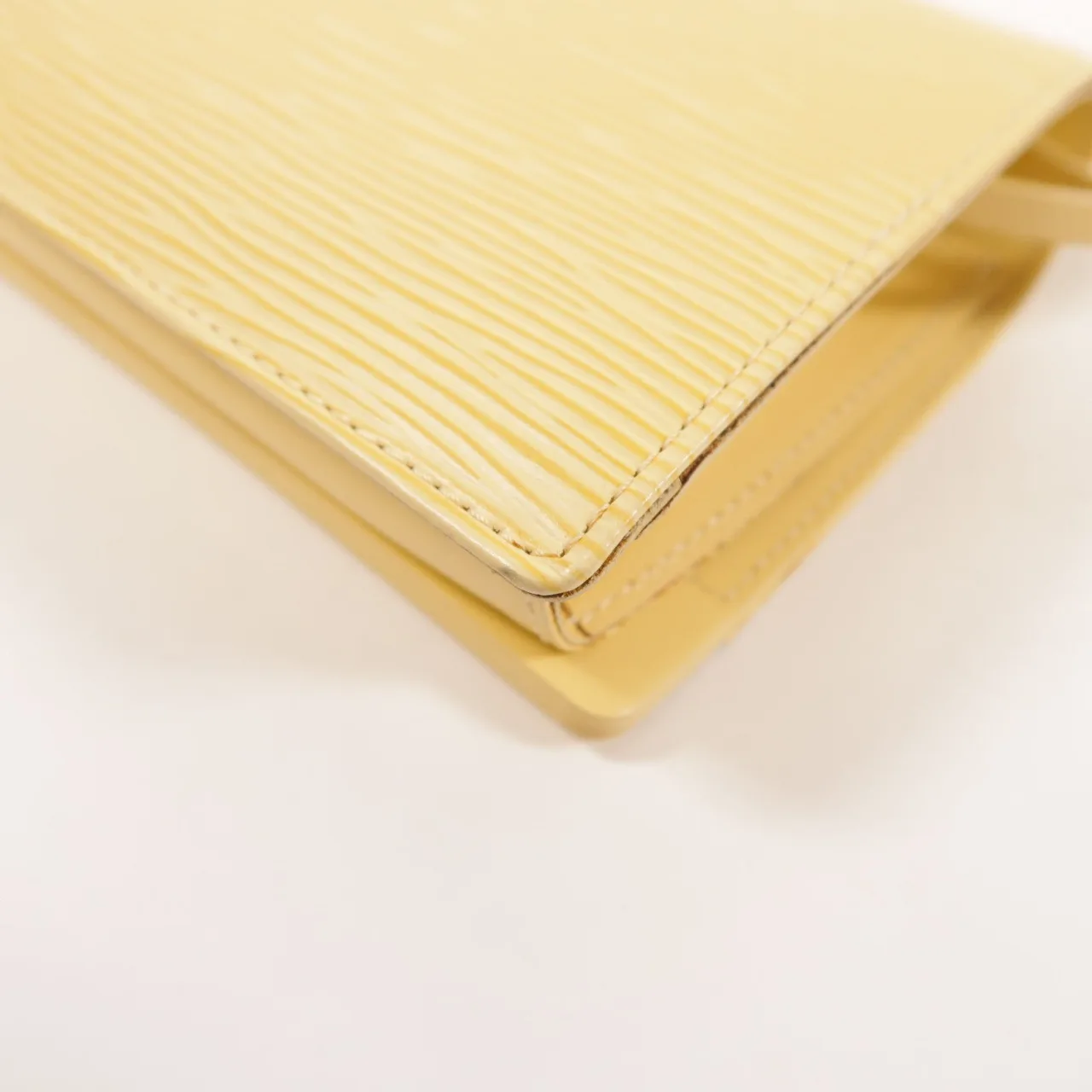 LOUIS VUITTON M5273A 肩背包 牛皮 黃色 / Vanille 牛皮 中古品B - 縮圖 14