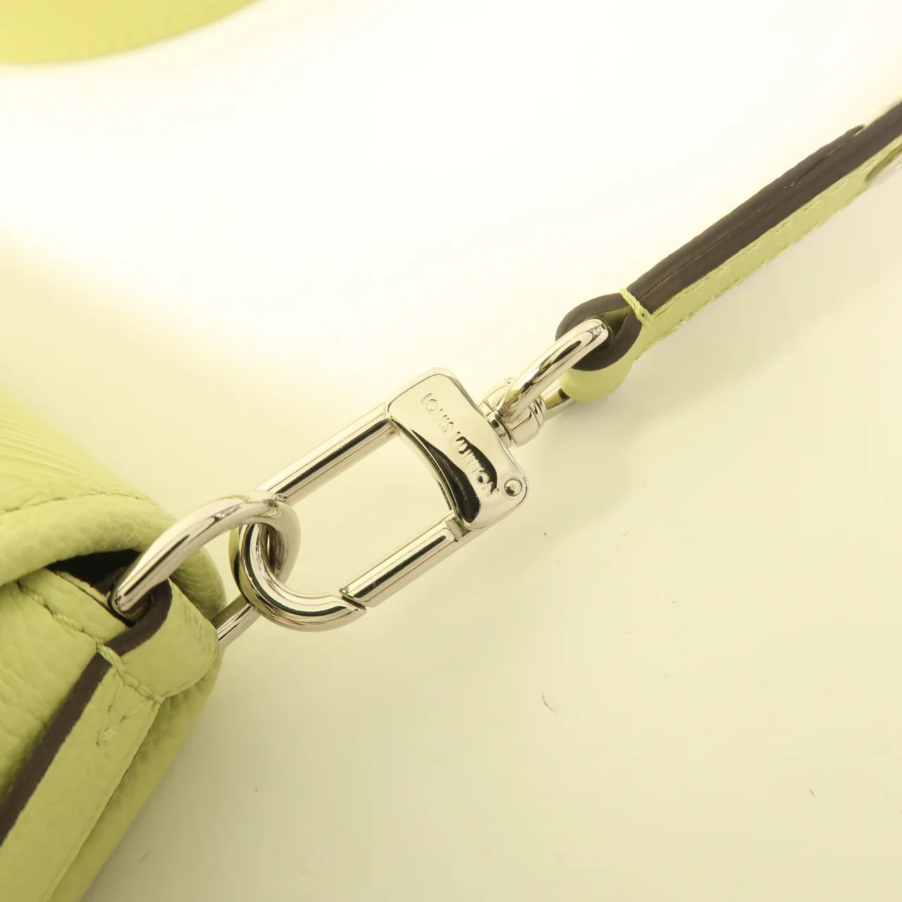 LOUIS VUITTON Buci M22960 肩背包 牛皮 綠色 / Green 牛皮 中古品A - 縮圖 9