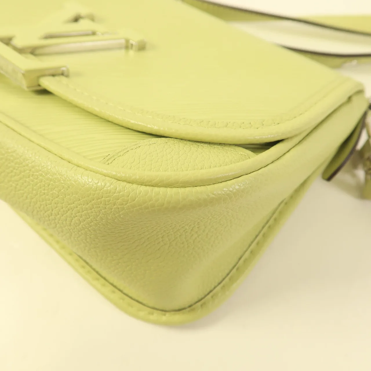 LOUIS VUITTON Buci M22960 肩背包 牛皮 綠色 / Green 牛皮 中古品A - 縮圖 10