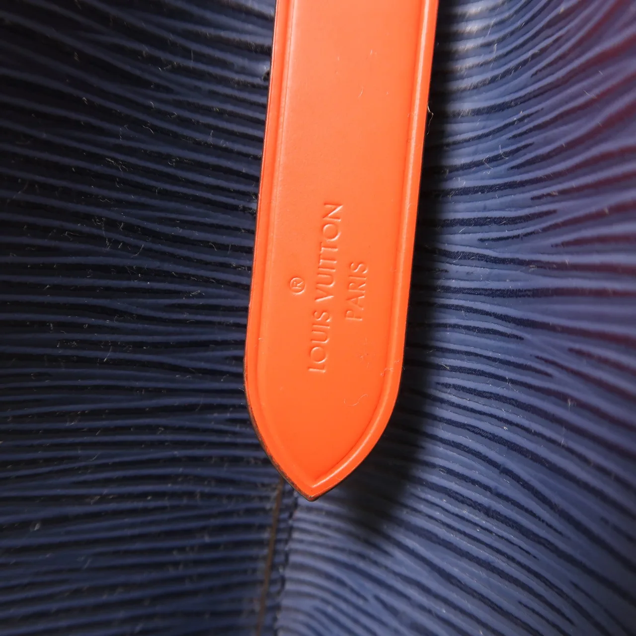 LOUIS VUITTON NeoNoe M54367 兩用包 牛皮 海軍藍 / 紅色 / Red/Blue 牛皮 中古品B - 縮圖 6