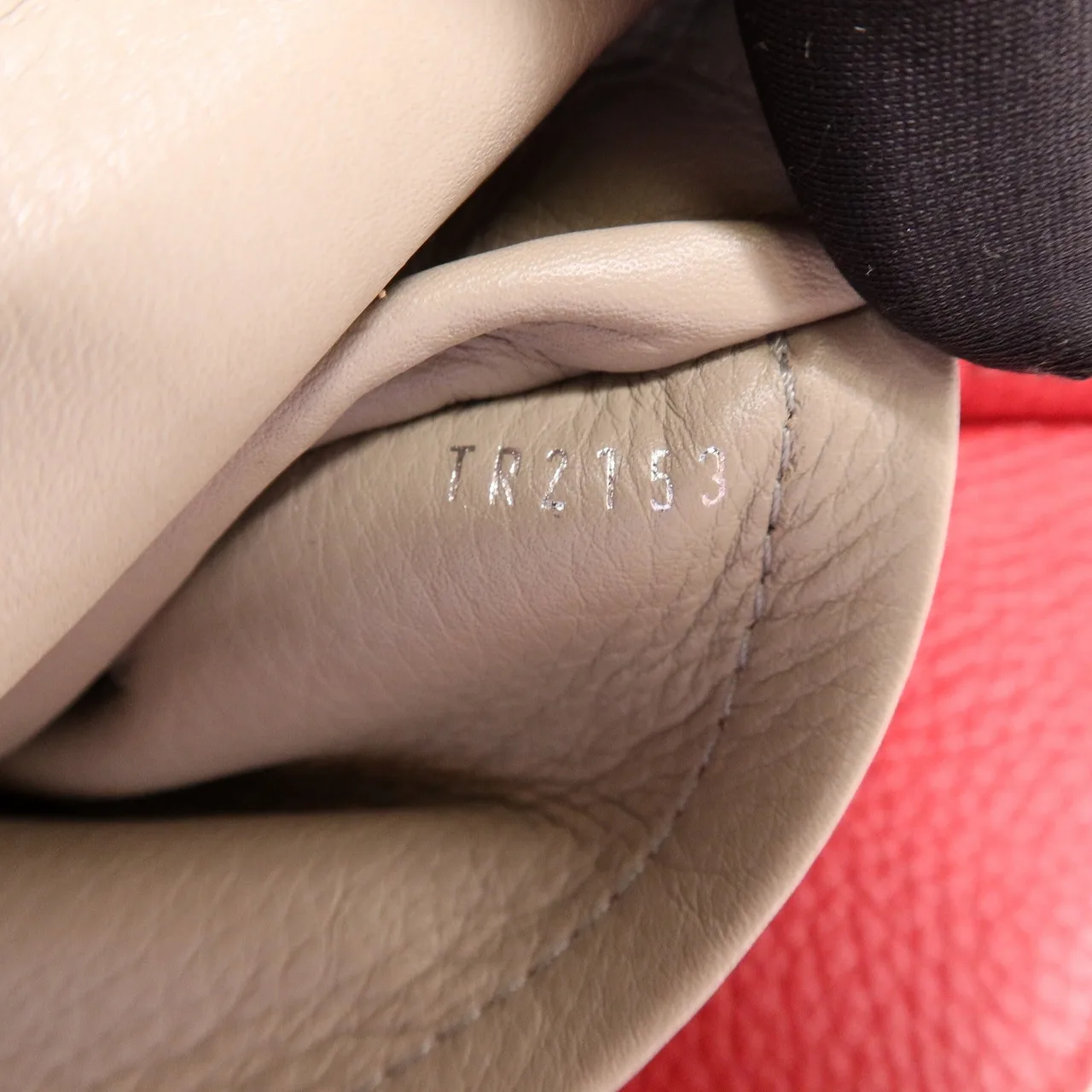 LOUIS VUITTON Capucines M48871 肩背包 牛皮 紅色 / Red 牛皮 中古品B - 縮圖 6