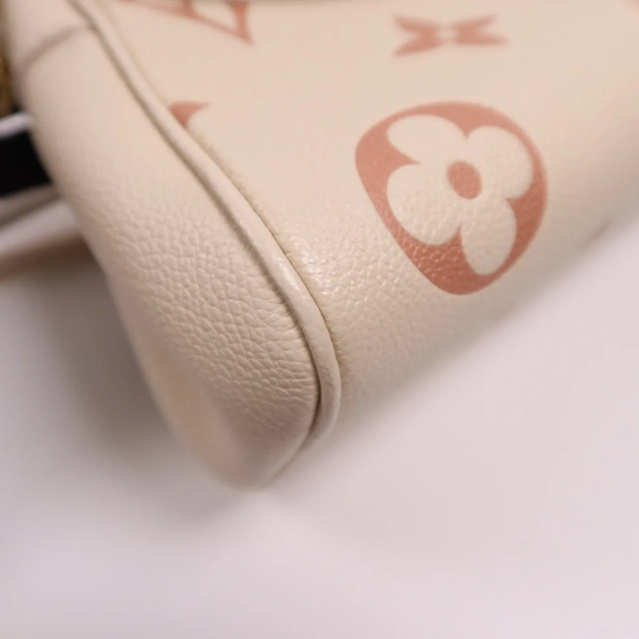 LOUIS VUITTON Favorite M46393 兩用包 牛皮 米色 / White 牛皮 中古品A - 縮圖 12