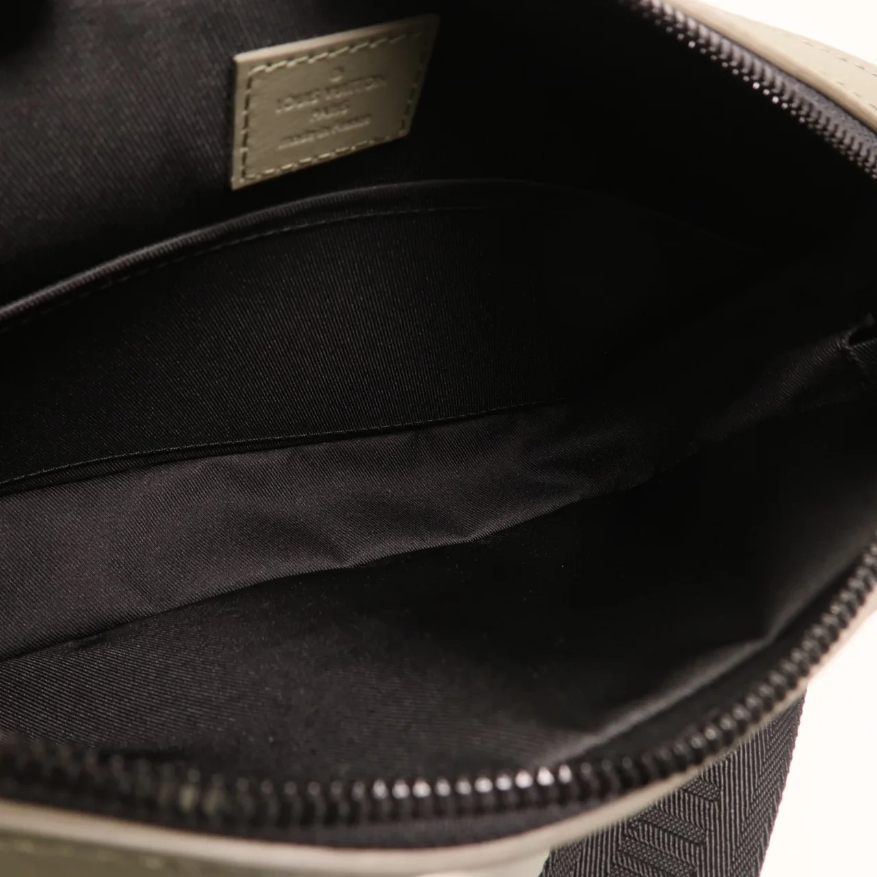 LOUIS VUITTON M12490 肩背包 牛皮 綠色 / Green 牛皮 新品同様 - 縮圖 5