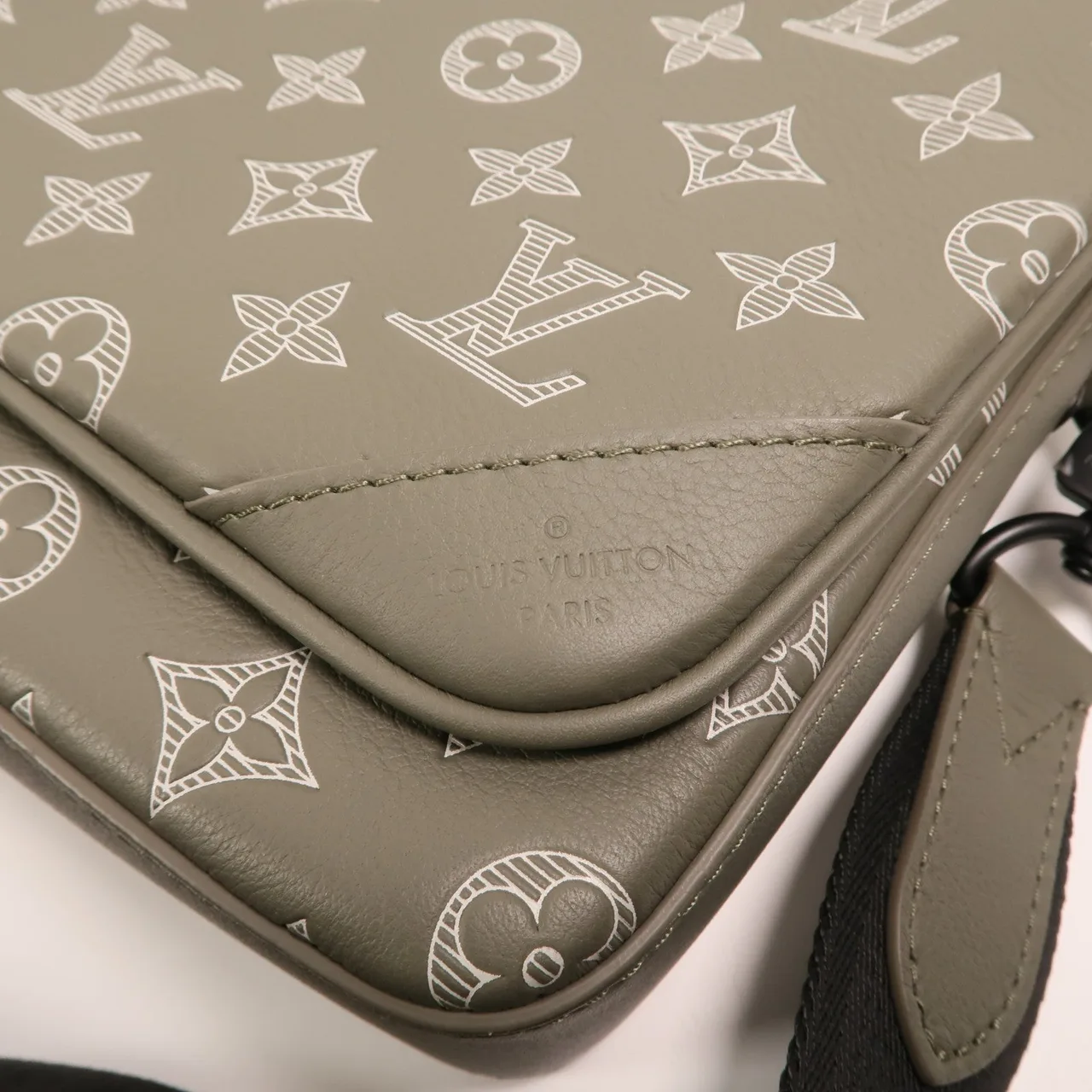 LOUIS VUITTON M12490 肩背包 牛皮 綠色 / Green 牛皮 新品同様 - 縮圖 12