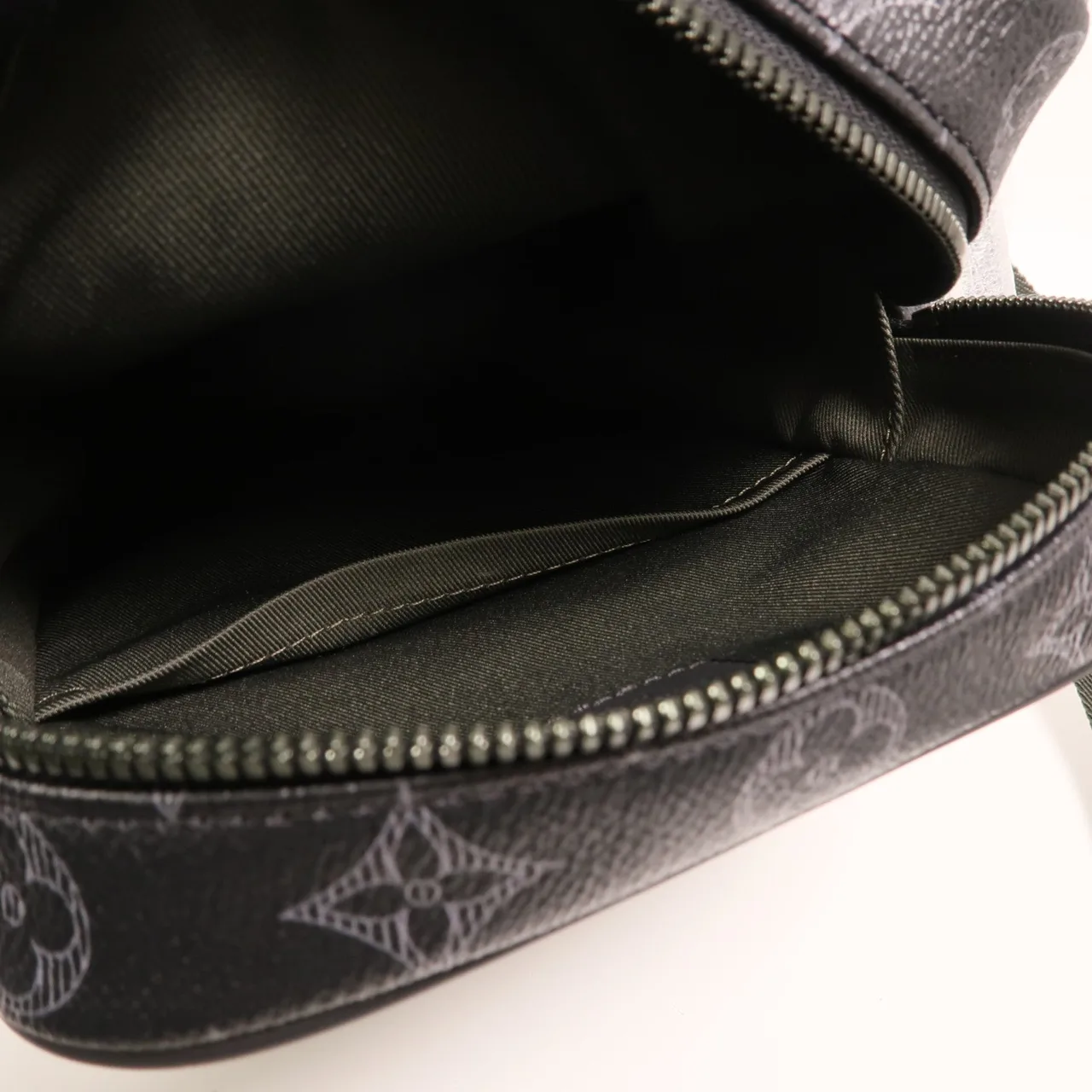 LOUIS VUITTON Vivienne M43677 Shoulder Bag Coated Canvas 黑色 / Black Coated Canvas Like New - Thumbnail 5