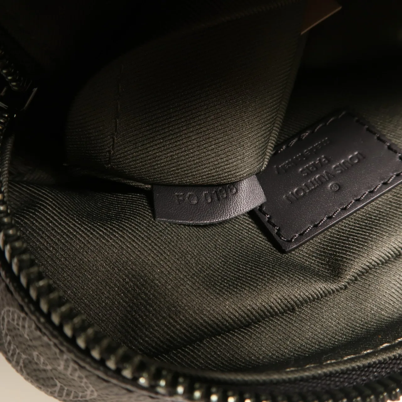 LOUIS VUITTON Vivienne M43677 Shoulder Bag Coated Canvas 黑色 / Black Coated Canvas Like New - Thumbnail 7