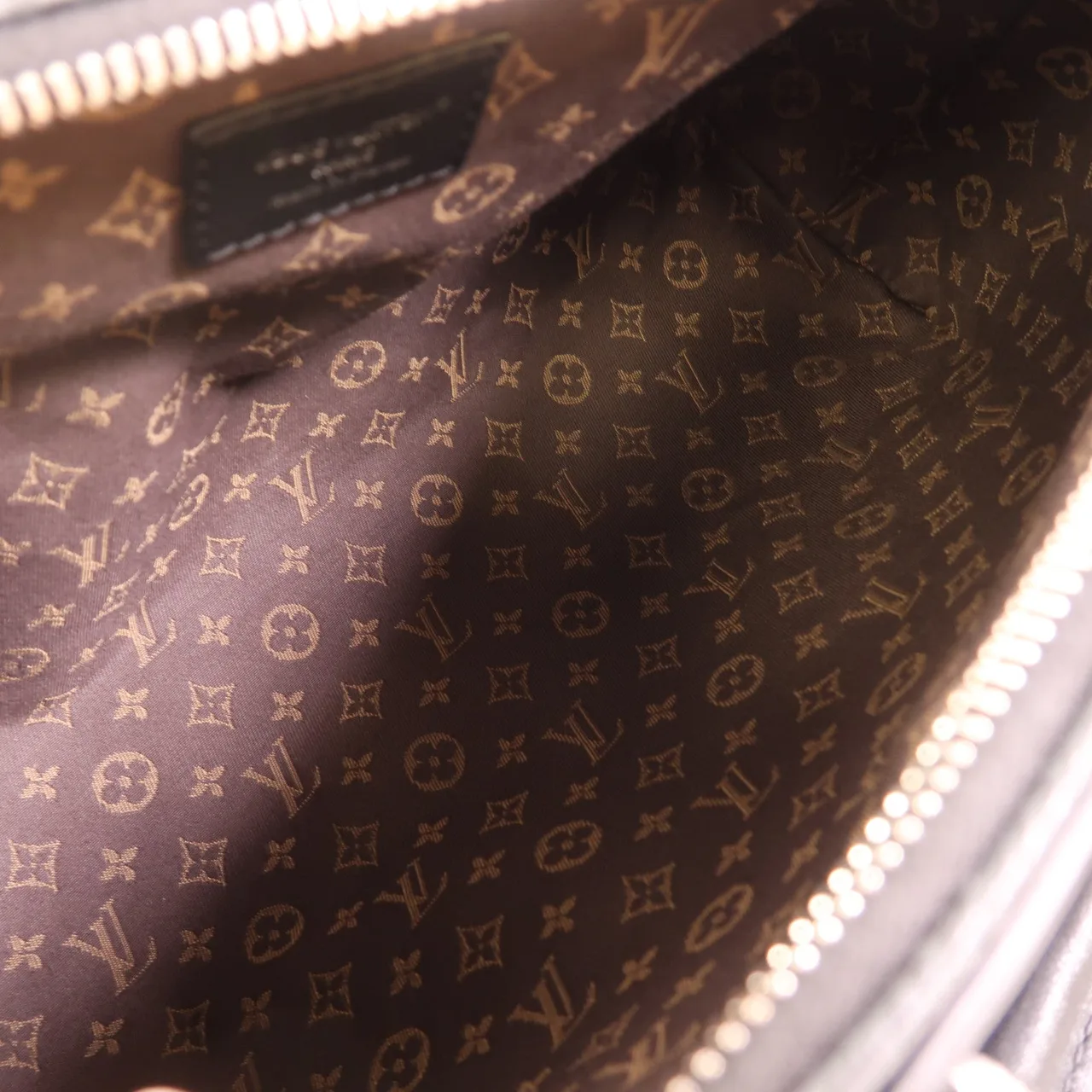 LOUIS VUITTON M14514 肩背包 牛皮 黑色 / Black 牛皮 新品同様 - 縮圖 5