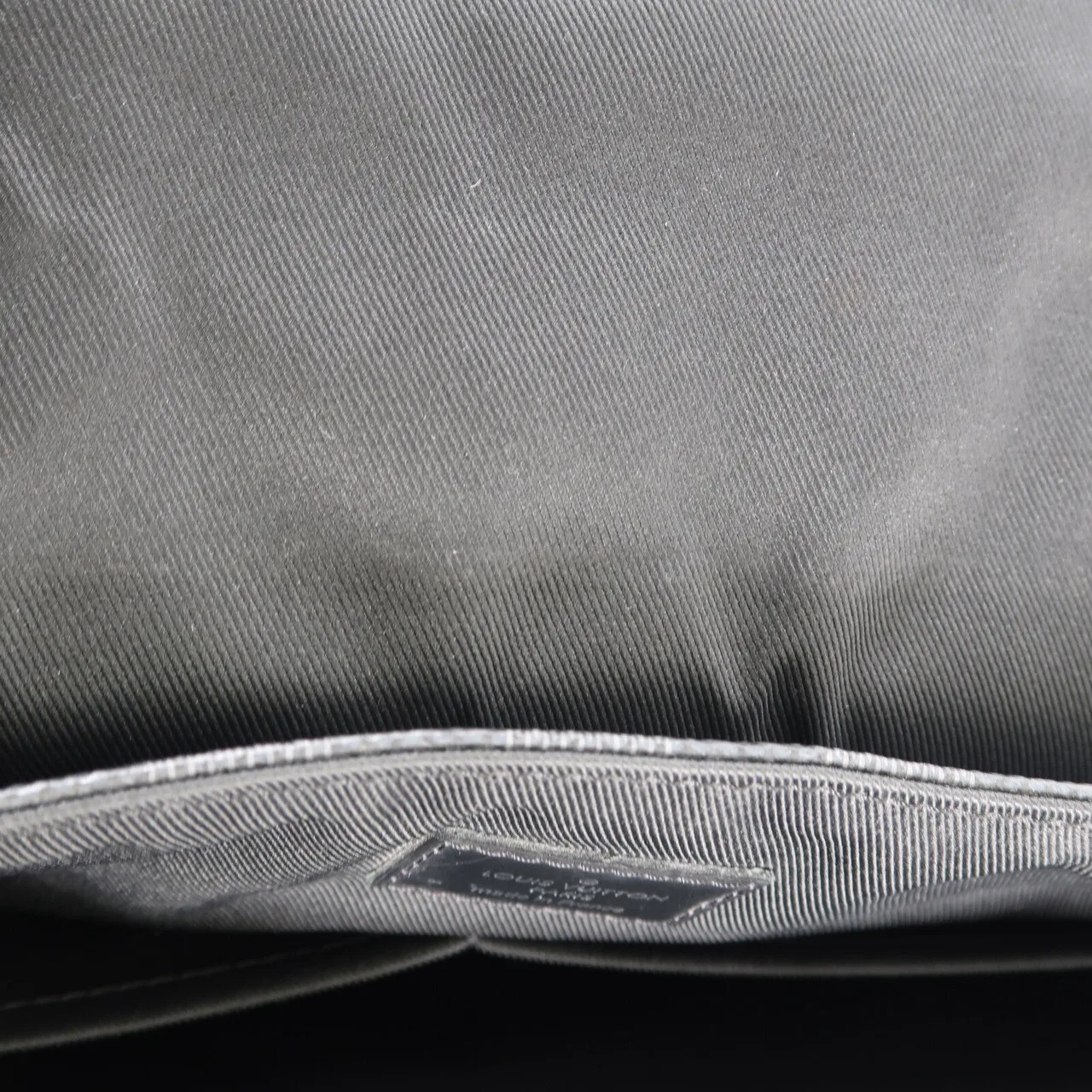 LOUIS VUITTON District N41029 肩背包 塗層帆布 黑色 / Black 塗層帆布 中古品B - 縮圖 9