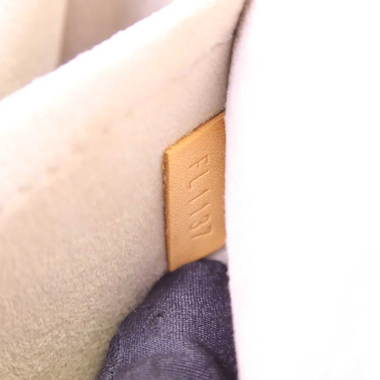 LOUIS VUITTON Twist M50271 Shoulder Bag Calfskin 藍色 Calfskin Rank B - Thumbnail 10