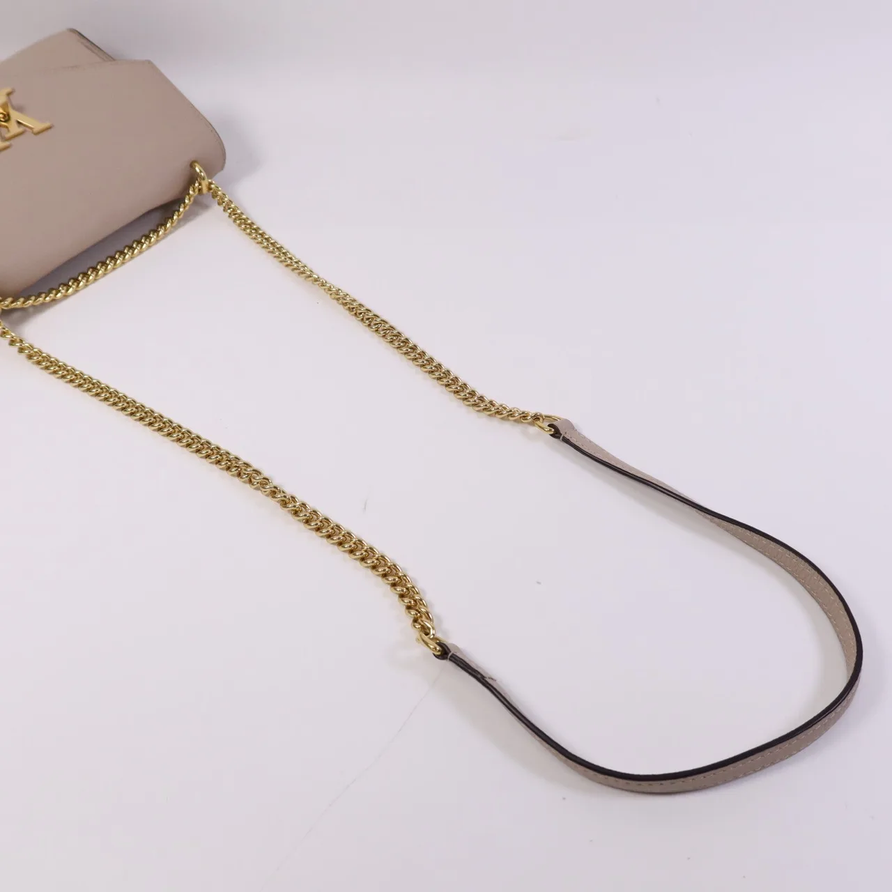 LOUIS VUITTON Lock Me M56137 Shoulder Bag Calfskin 米色 / Beige Calfskin Rank B - Thumbnail 10