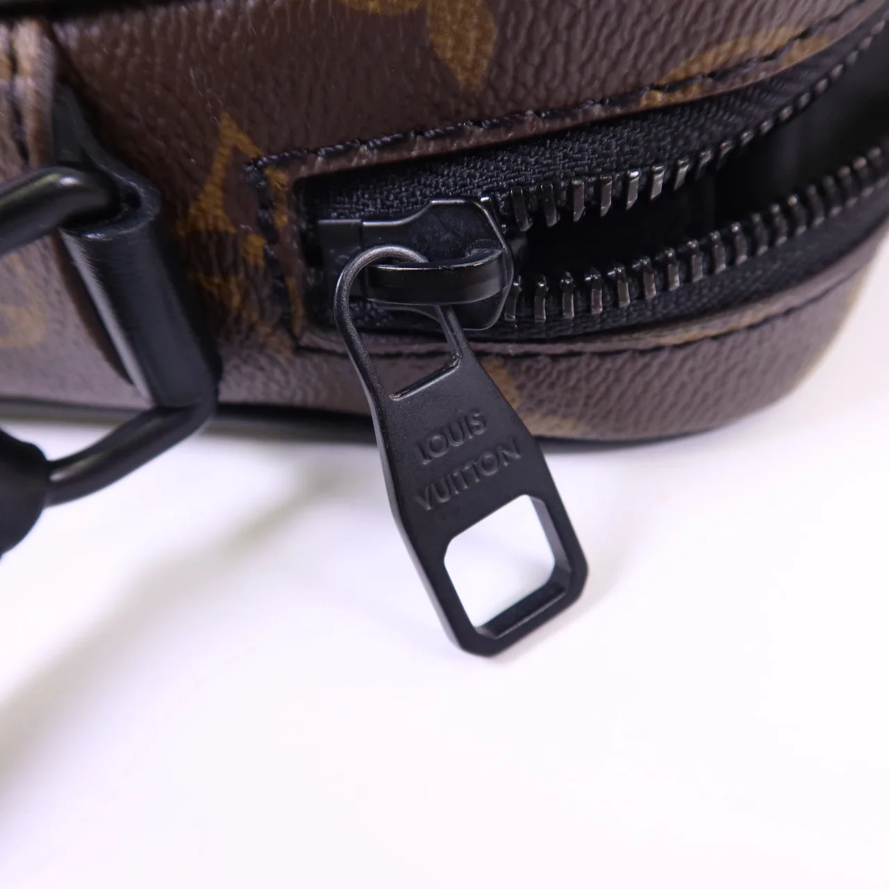 LOUIS VUITTON Christopher M69404 肩背包 塗層帆布 棕色 / 黑色 塗層帆布 中古品A - 縮圖 9