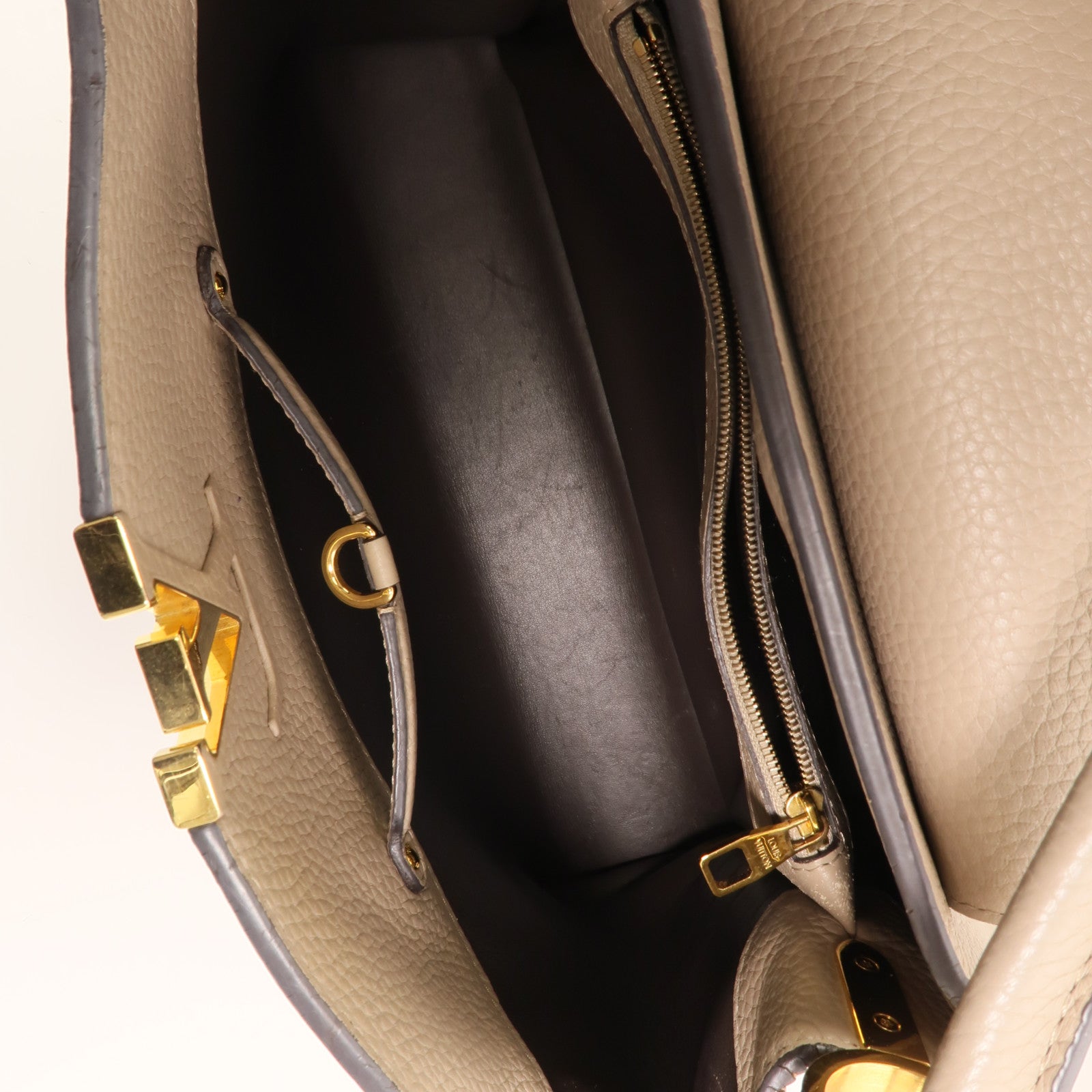 LOUIS VUITTON Capucines M48871 Shoulder Bag Calfskin 5