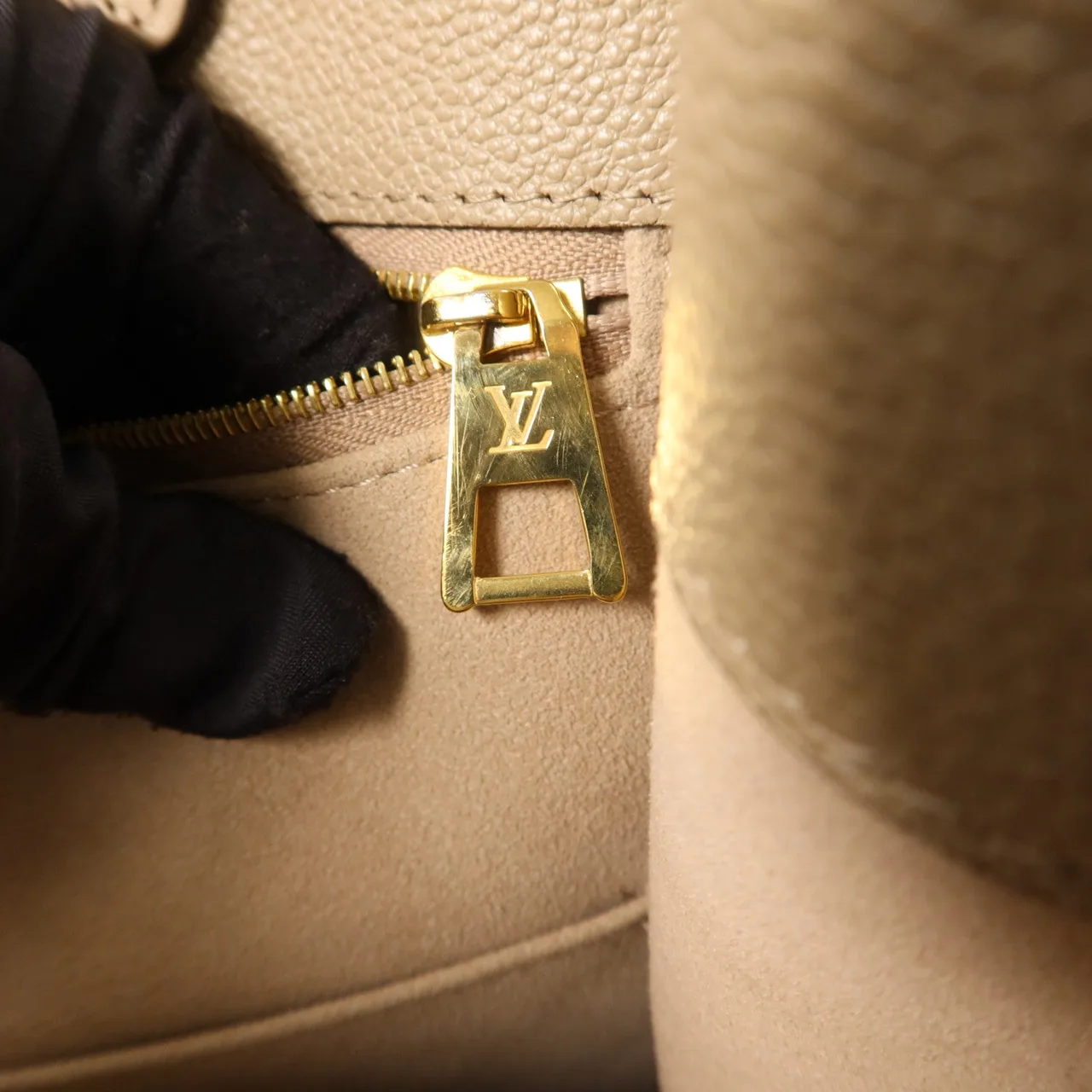 LOUIS VUITTON OnTheGo M45607 2-Way Bag Calfskin 灰色 Calfskin Rank B - Thumbnail 8