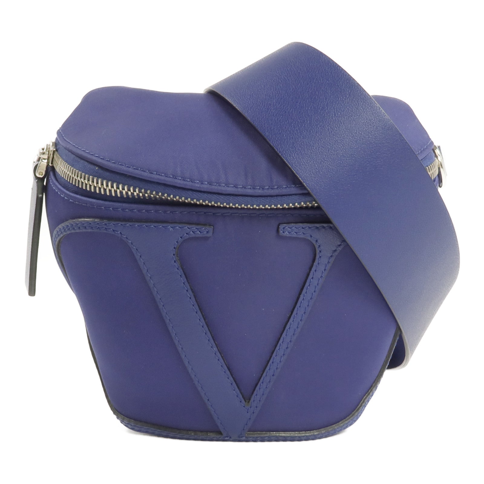 LOUIS VUITTON 肩背包 尼龍