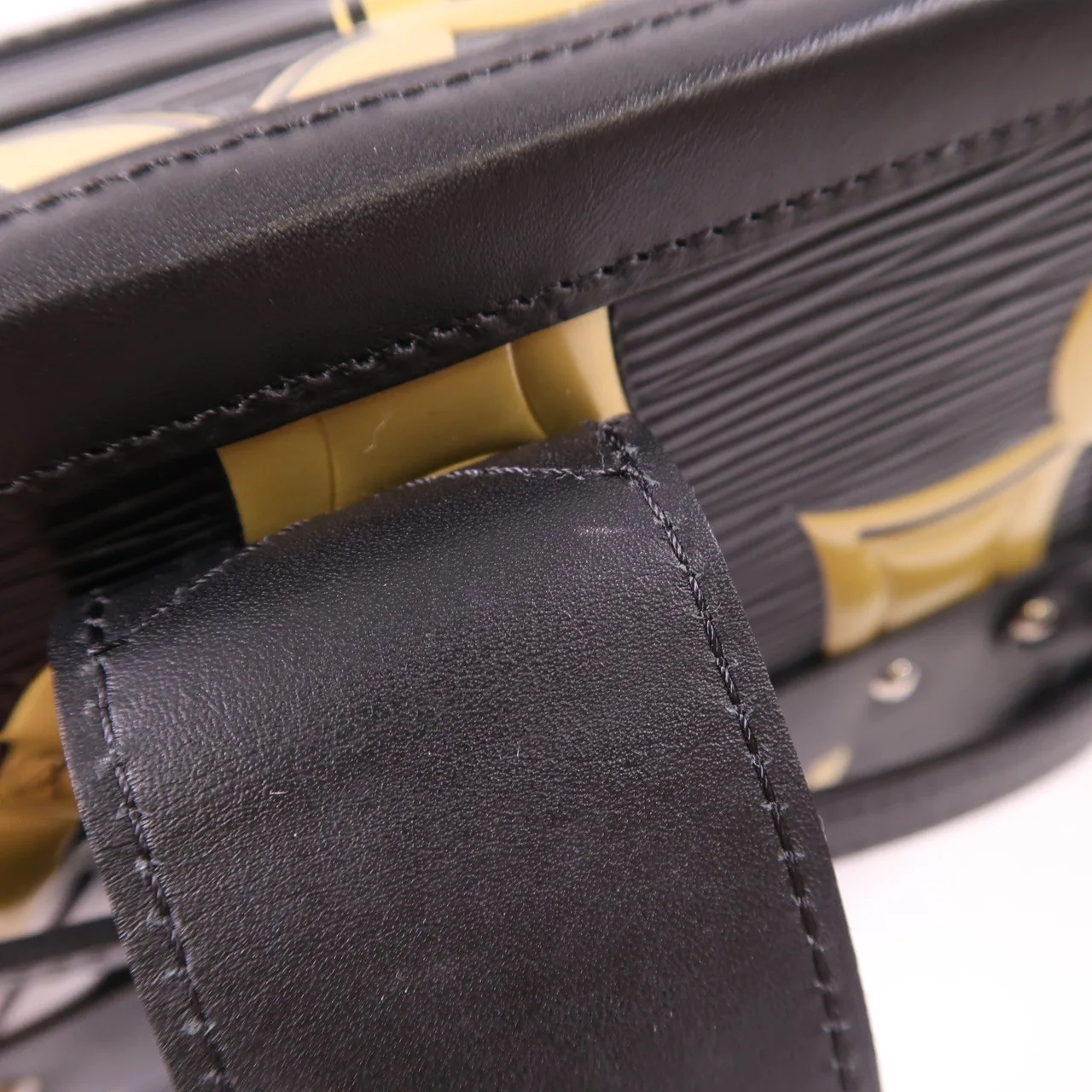 LOUIS VUITTON Petite Malle 肩背包 牛皮 黑色 牛皮 中古品A - 縮圖 17