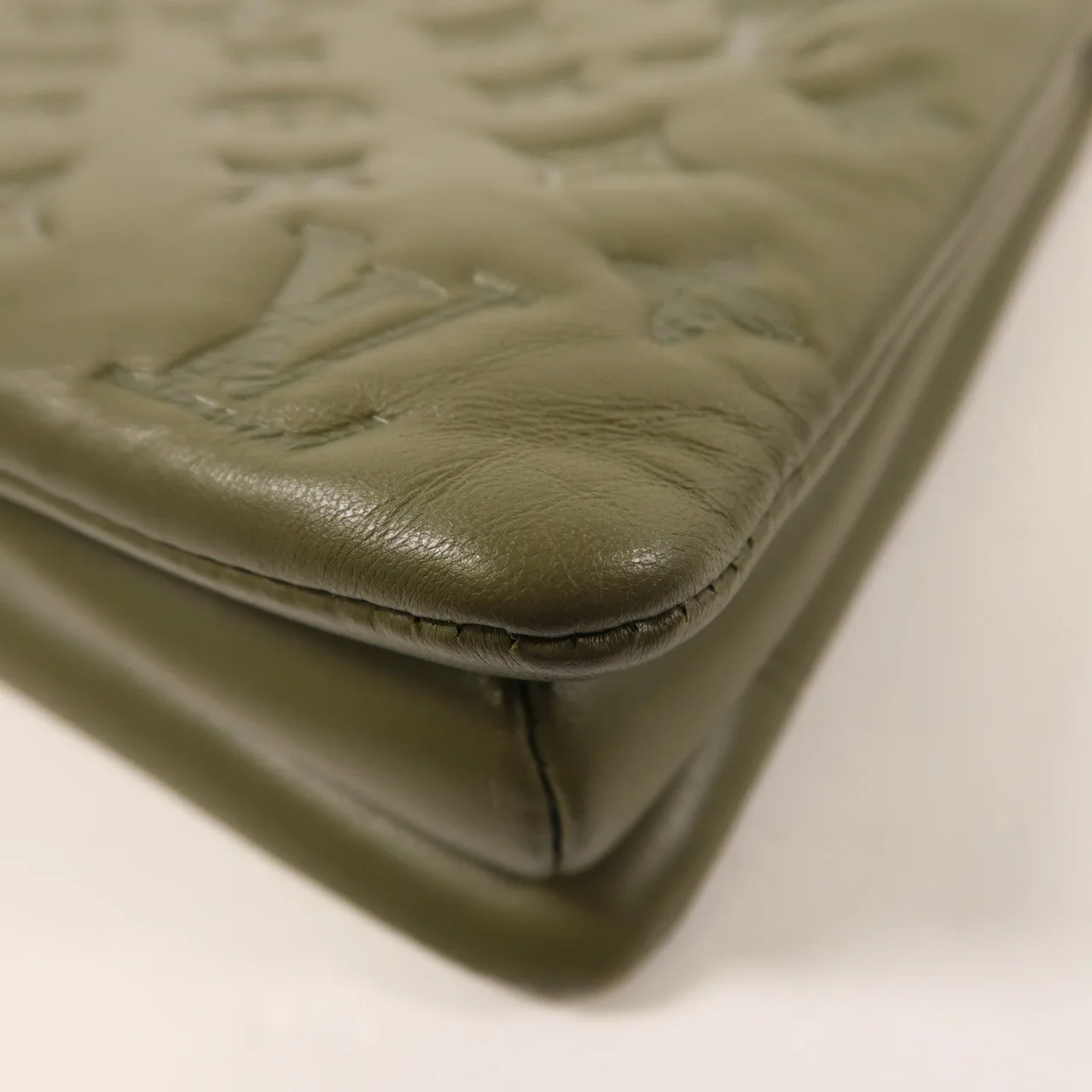 LOUIS VUITTON Coussin M21281 肩背包 羊皮 綠色 / Khaki 羊皮 中古品B - 縮圖 8