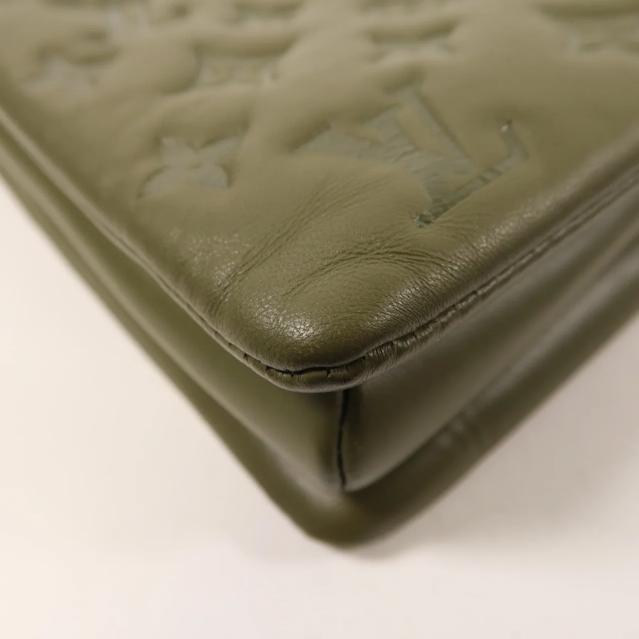 LOUIS VUITTON Coussin M21281 肩背包 羊皮 綠色 / Khaki 羊皮 中古品B - 縮圖 9