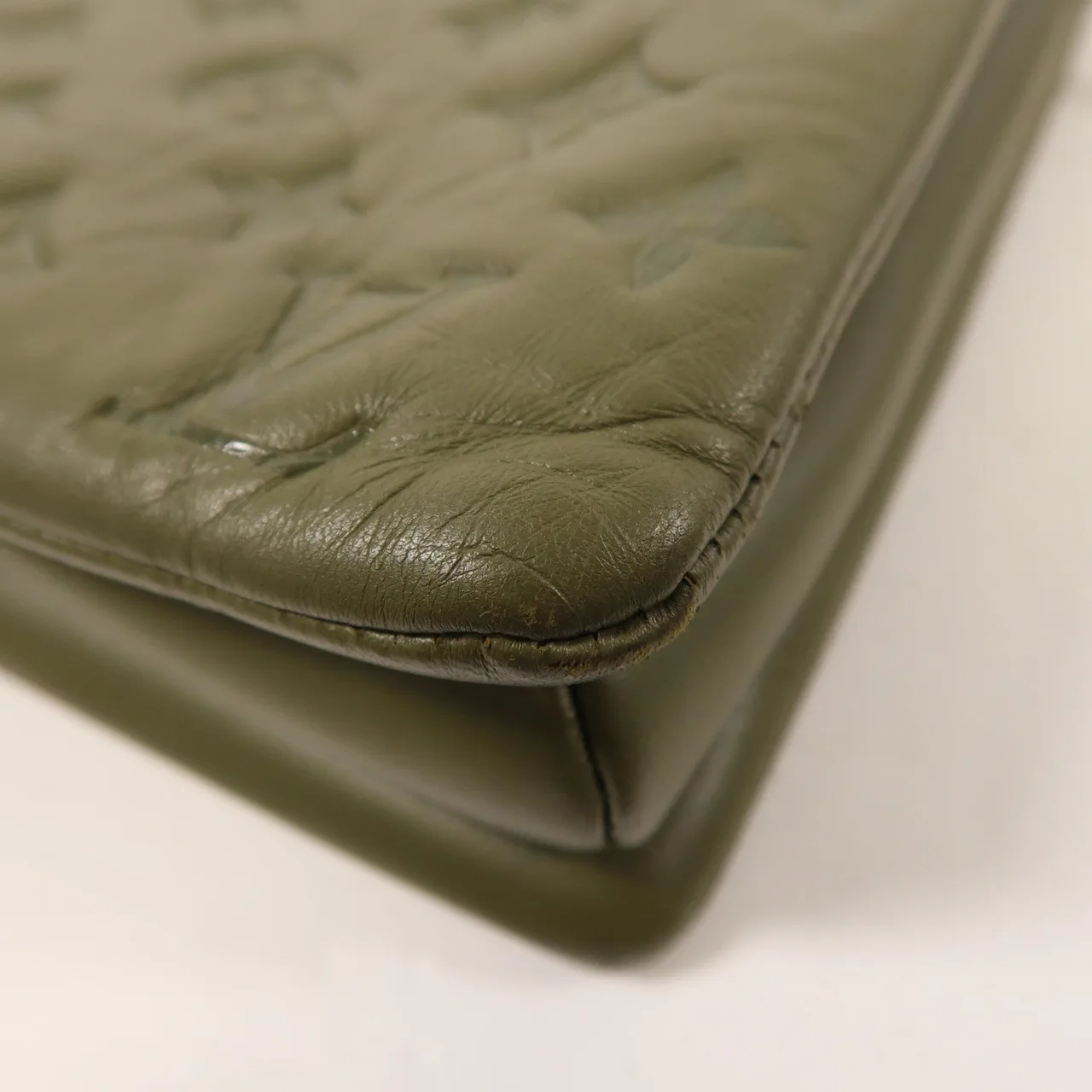 LOUIS VUITTON Coussin M21281 肩背包 羊皮 綠色 / Khaki 羊皮 中古品B - 縮圖 10