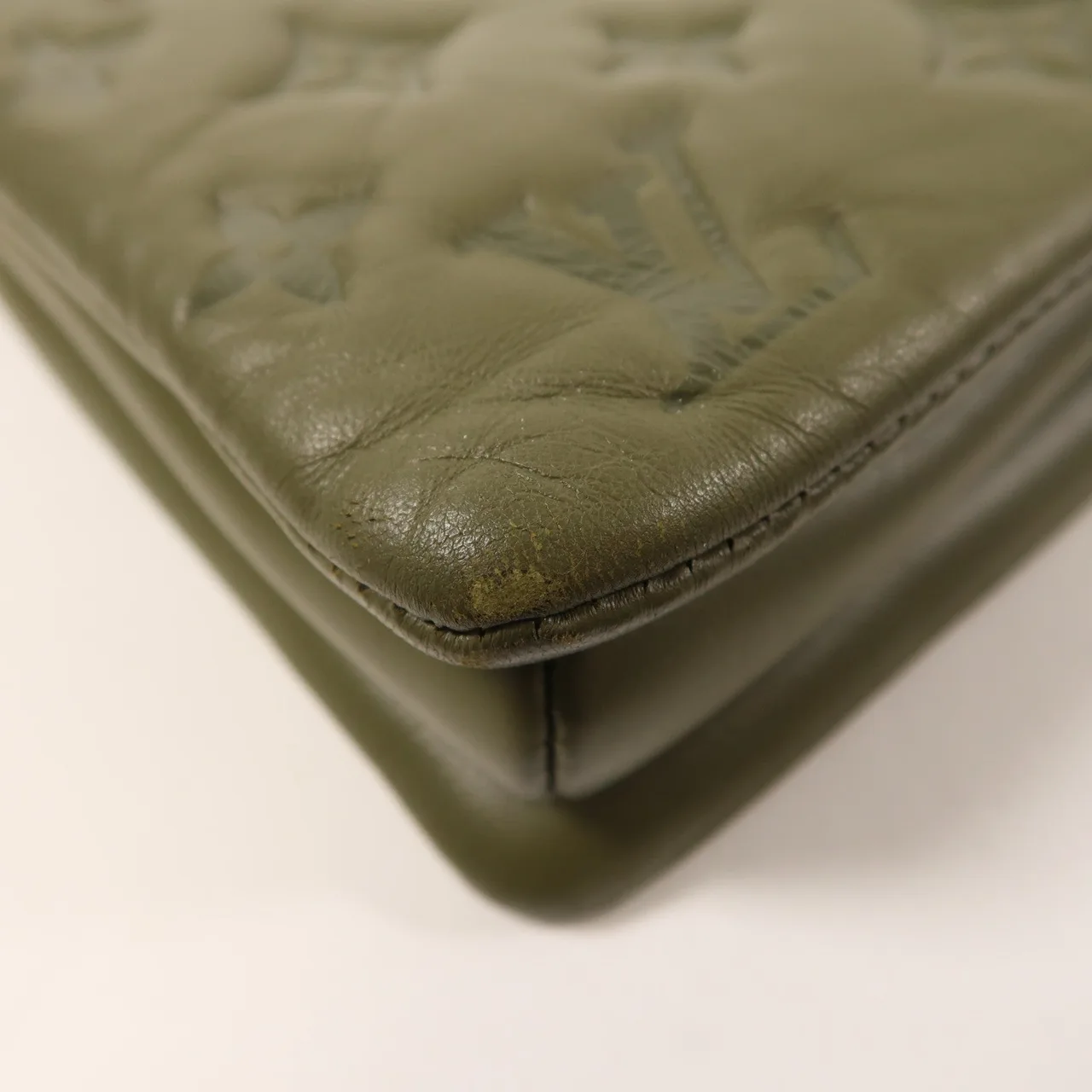 LOUIS VUITTON Coussin M21281 肩背包 羊皮 綠色 / Khaki 羊皮 中古品B - 縮圖 11