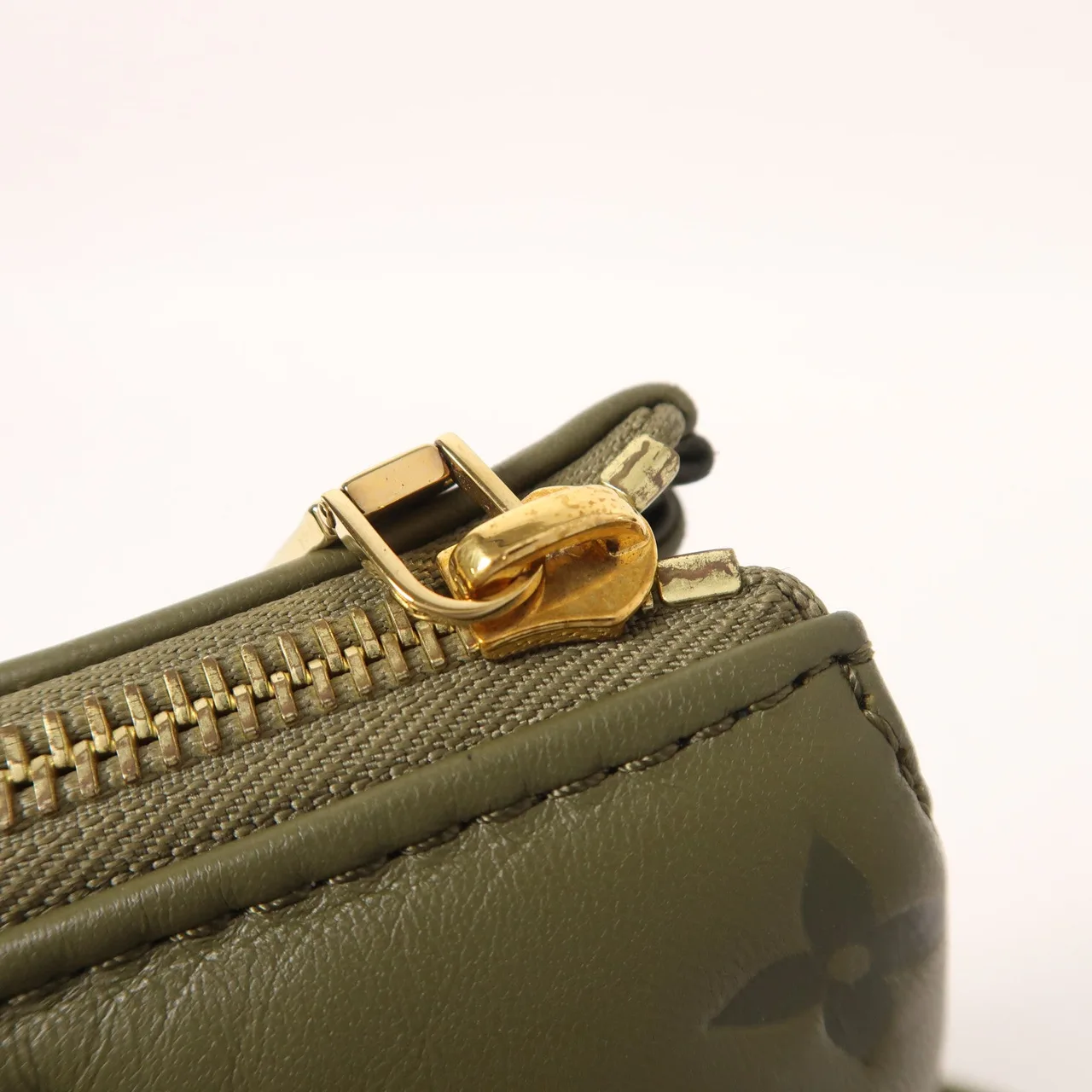 LOUIS VUITTON Coussin M21281 肩背包 羊皮 綠色 / Khaki 羊皮 中古品B - 縮圖 12