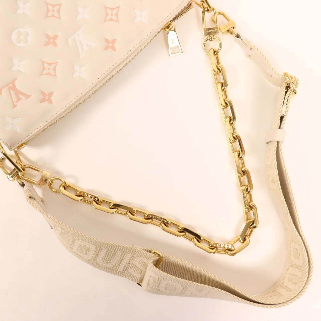 LOUIS VUITTON Coussin M22398 兩用包 羊皮 米色 / 粉色 / Cream 羊皮 中古品A - 縮圖 5