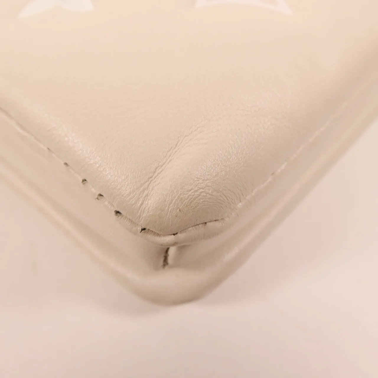 LOUIS VUITTON Coussin M22398 兩用包 羊皮 米色 / 粉色 / Cream 羊皮 中古品A - 縮圖 7