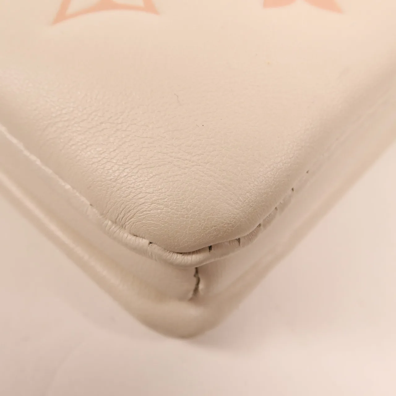 LOUIS VUITTON Coussin M22398 兩用包 羊皮 米色 / 粉色 / Cream 羊皮 中古品A - 縮圖 8