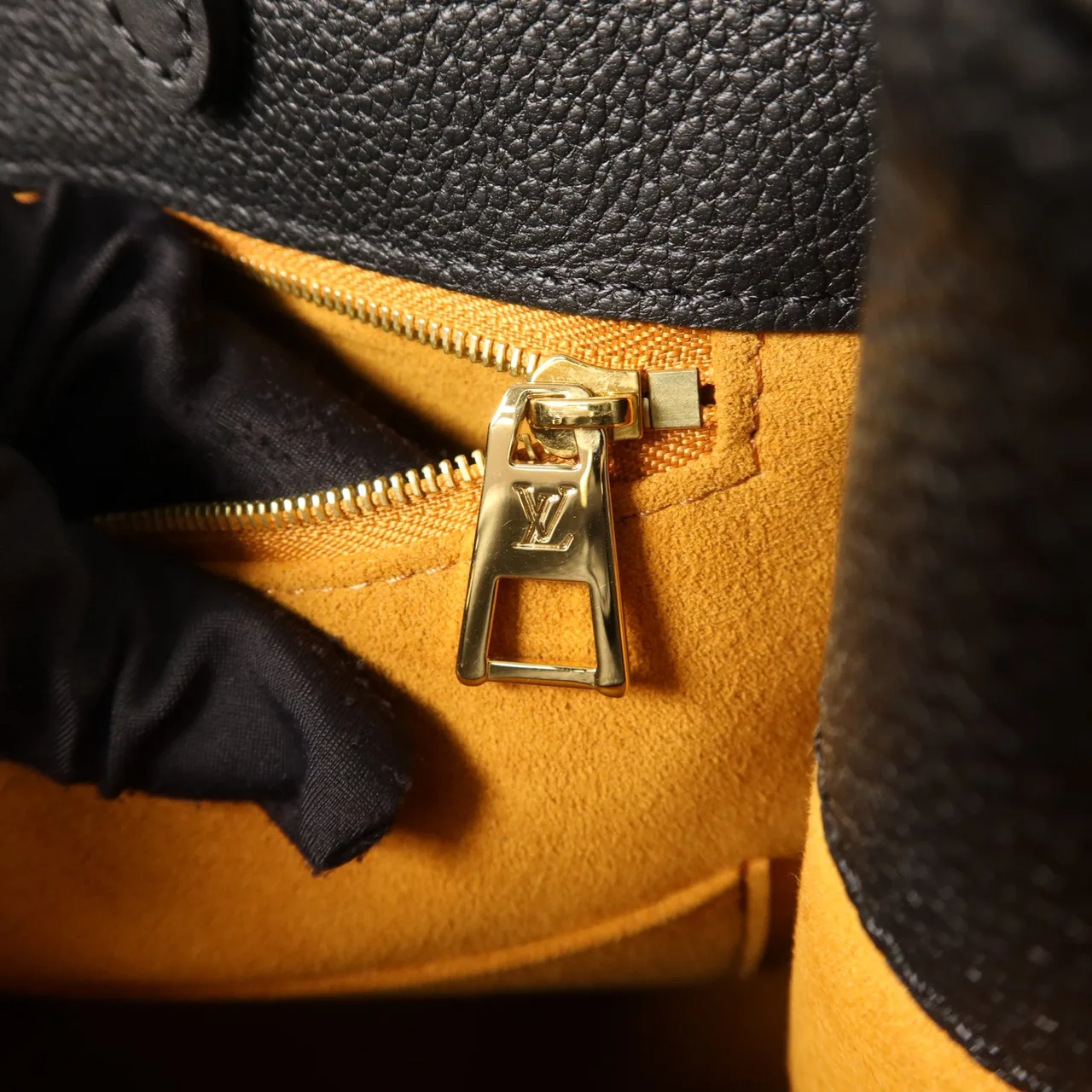 LOUIS VUITTON OnTheGo M45595 2-Way Bag Calfskin 黑色 Calfskin Rank A - Thumbnail 8