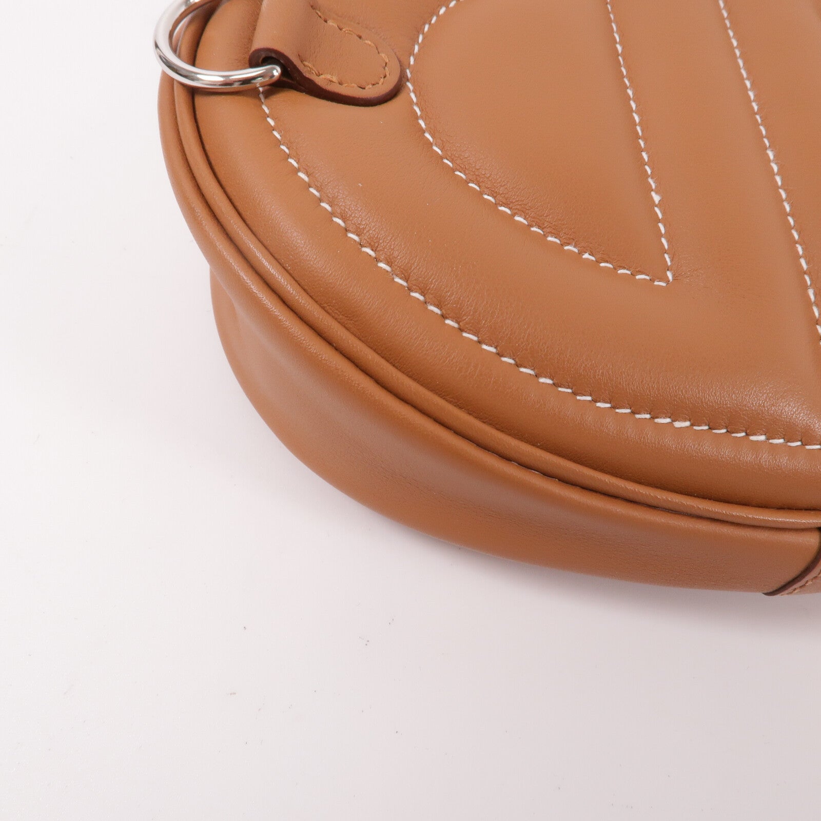 LOUIS VUITTON Loop 腰包 牛皮 12