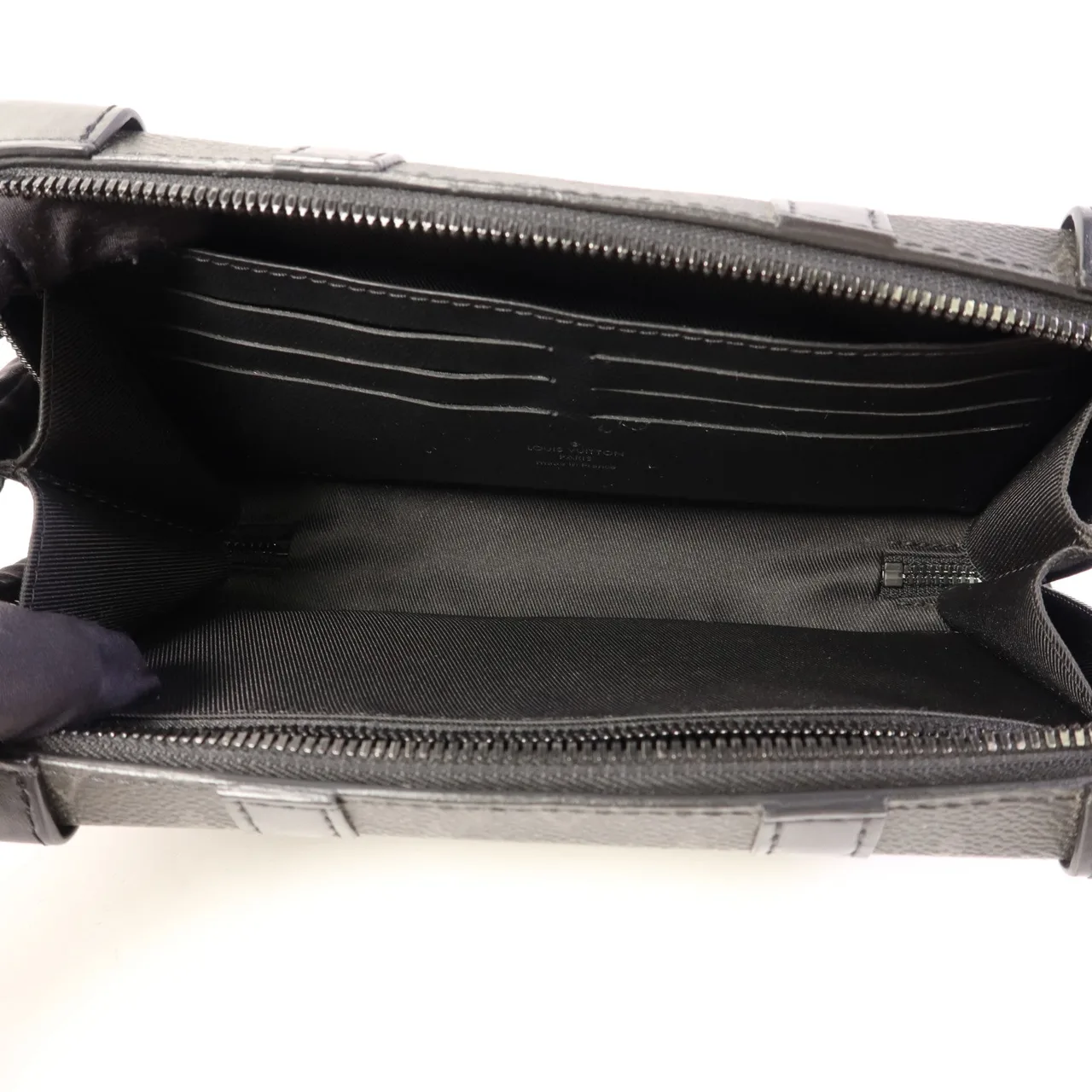 LOUIS VUITTON Soft Trunk M69838 肩背包 塗層帆布 黑色 / Black 塗層帆布 中古品A - 縮圖 5