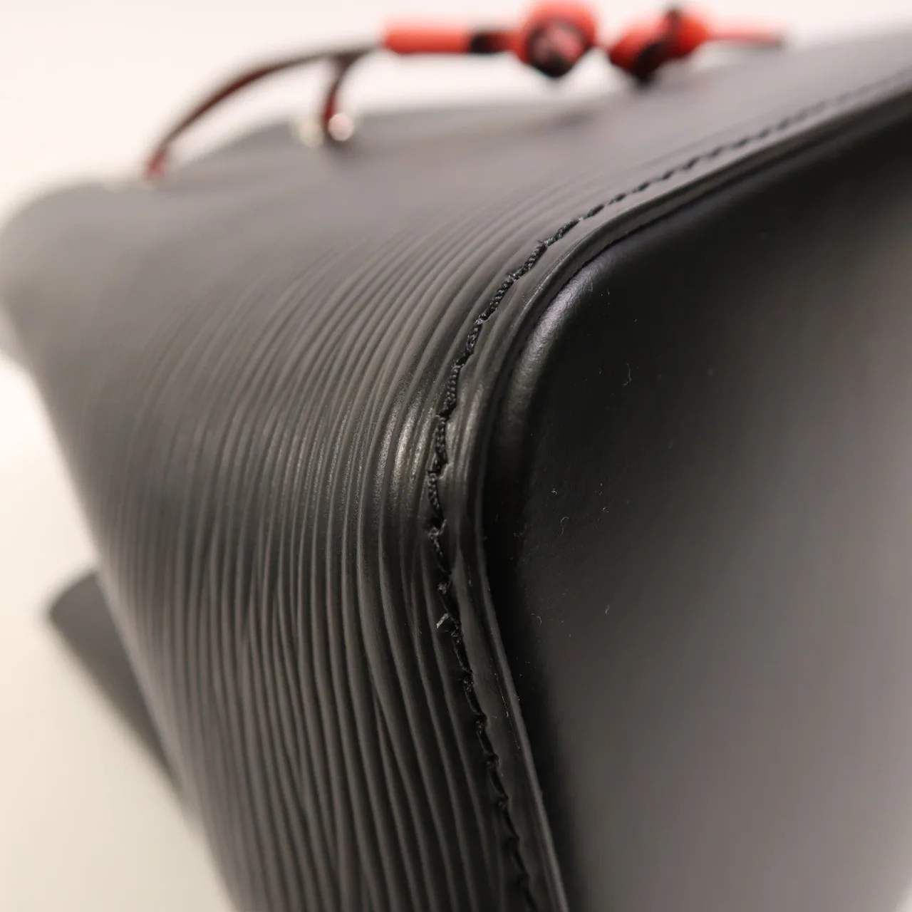 LOUIS VUITTON NeoNoe M52853 2-Way Bag Calfskin 黑色 / 紅色 / Black Calfskin Rank A - Thumbnail 12