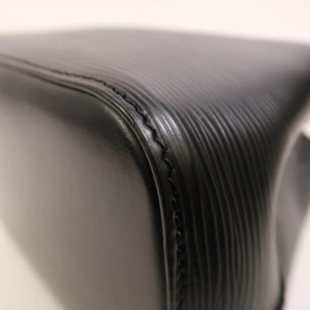 LOUIS VUITTON NeoNoe M52853 2-Way Bag Calfskin 黑色 / 紅色 / Black Calfskin Rank A - Thumbnail 13