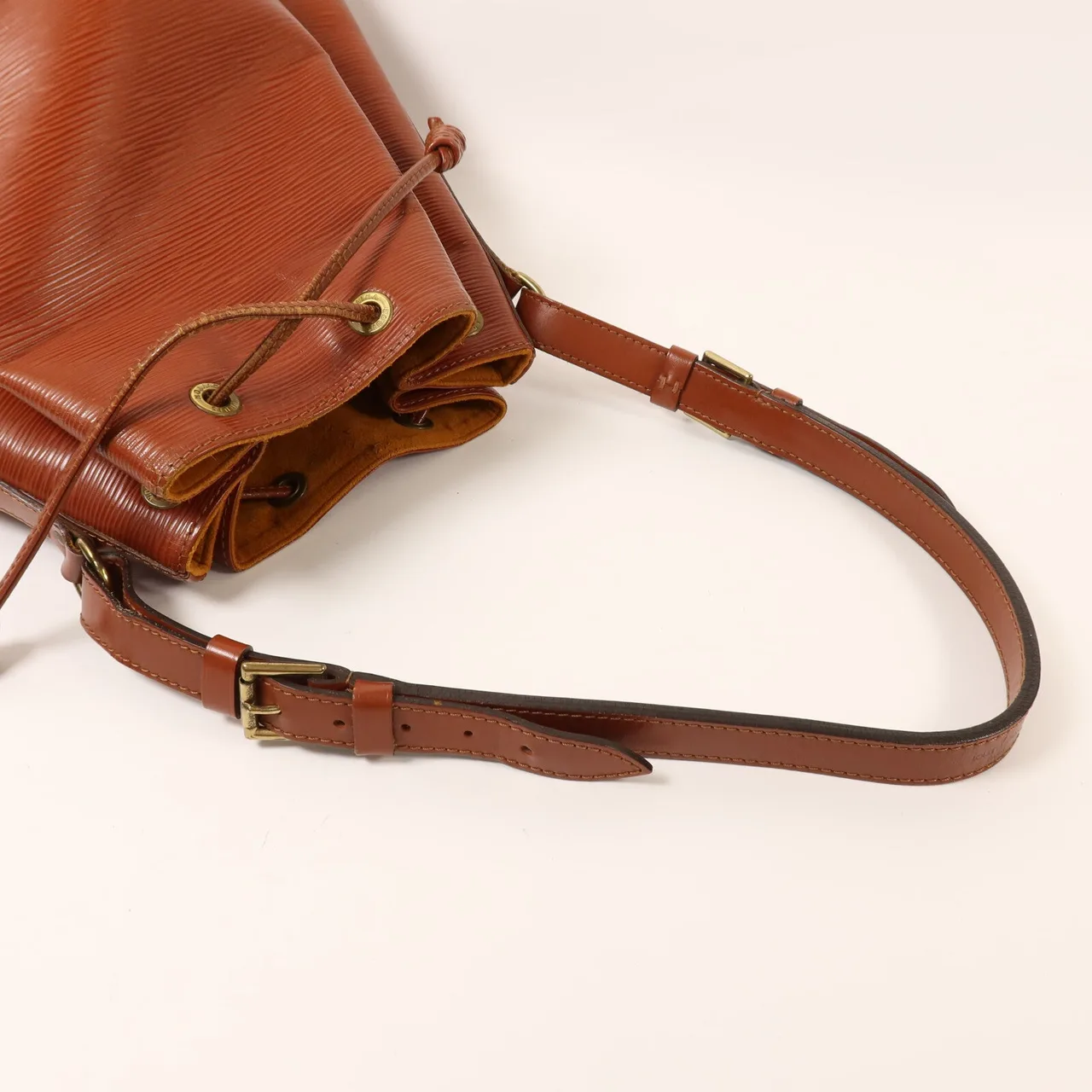 LOUIS VUITTON Noe M44103 Shoulder Bag Calfskin 棕色 / Brown Calfskin Rank C - Thumbnail 8