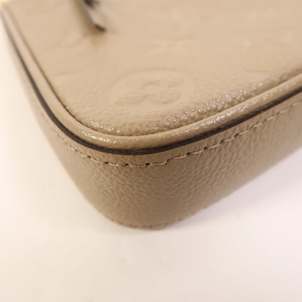 LOUIS VUITTON Easy Pouch M81862 Shoulder Bag Calfskin 米色 / Beige Calfskin Rank B - Thumbnail 11