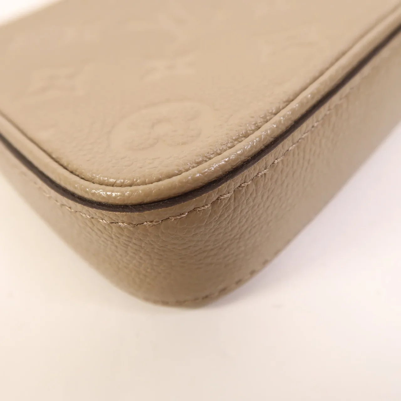 LOUIS VUITTON Easy Pouch M81862 Shoulder Bag Calfskin 米色 / Beige Calfskin Rank B - Thumbnail 13